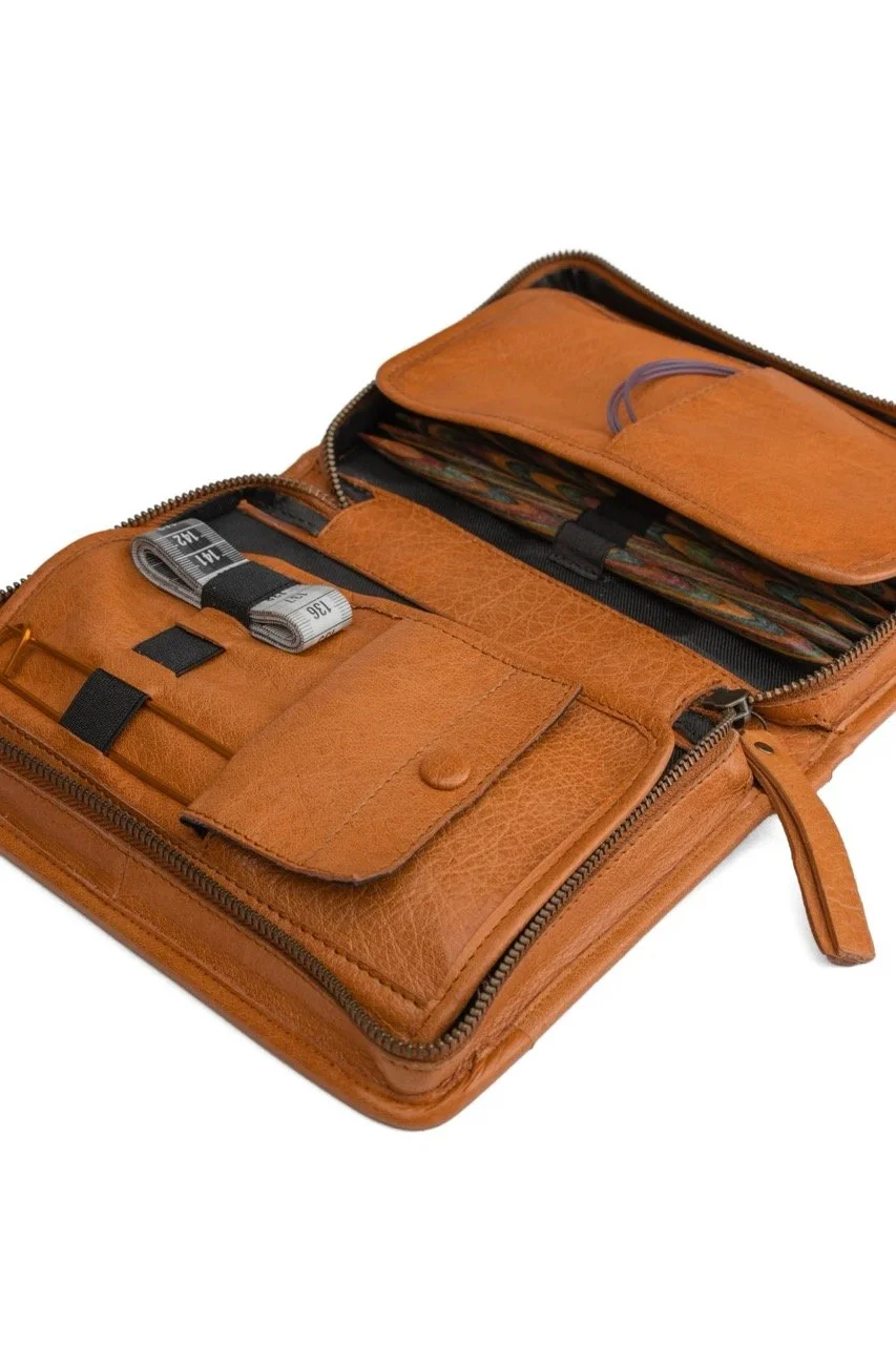 Effi_Case-Embroidery-QB-4388-Whisky-2_1800x1800 Large.jpeg