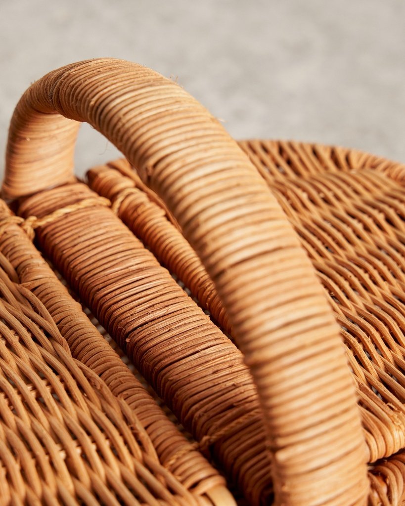 Cesta de rattan con tapa (1).jpg