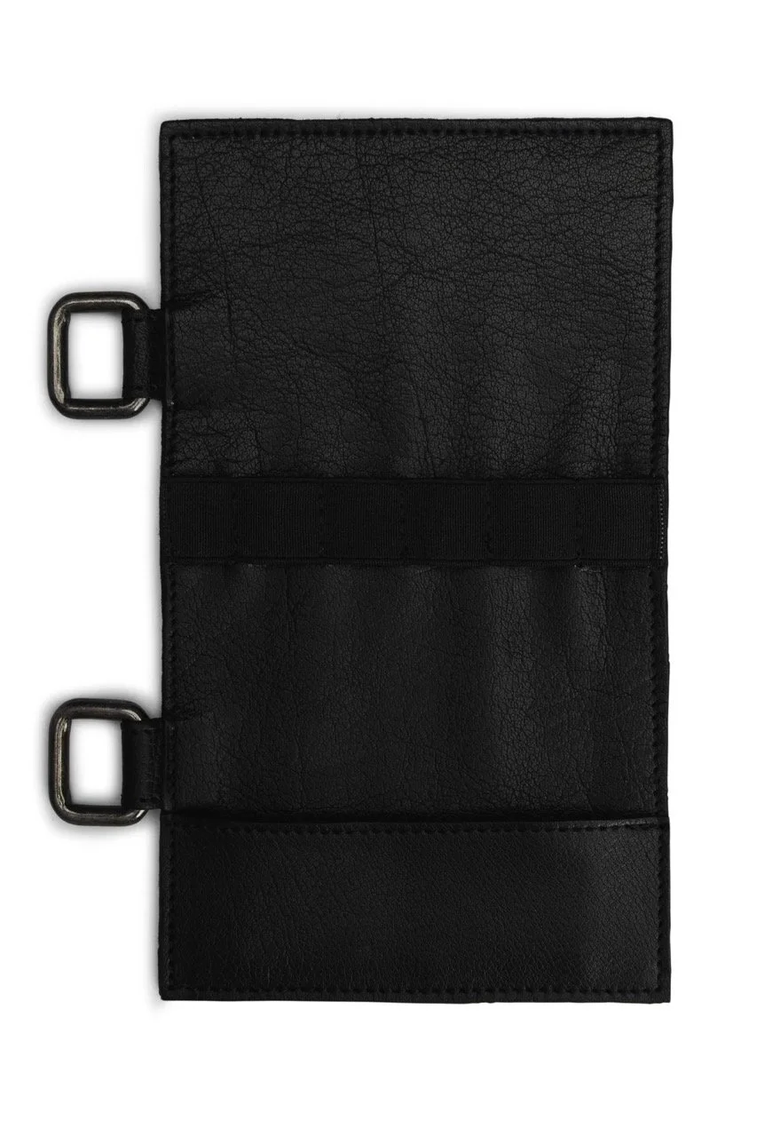 Carita_E-pre-news-QB-4515-Black-5_1800x1800 Large.jpeg