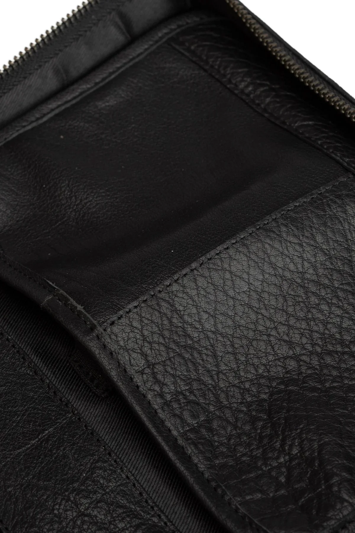 Effi_Case-Embroidery-QB-4388-Black-17_1800x1800.jpeg