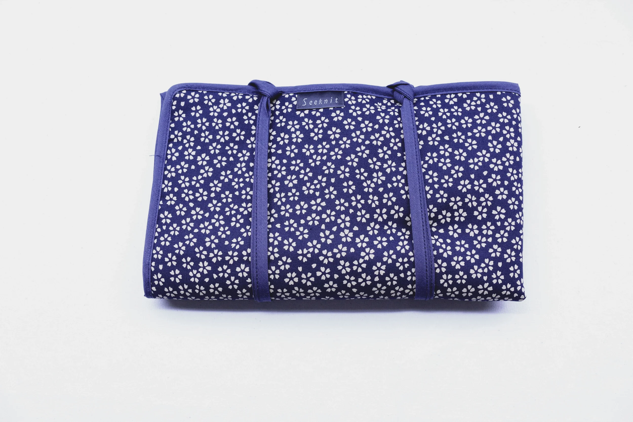 06716_Fabric_Case_Type_E_Cherry_Blossom_Blue_Front.webp