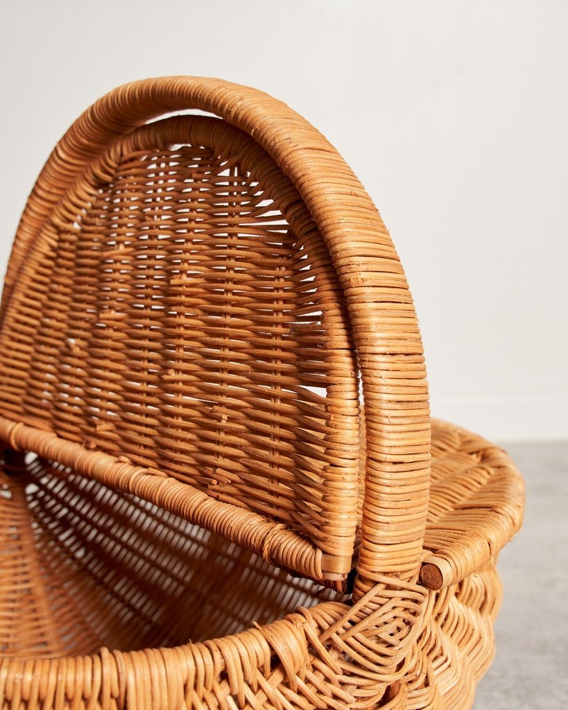 Cesta de rattan con tapa.jpg