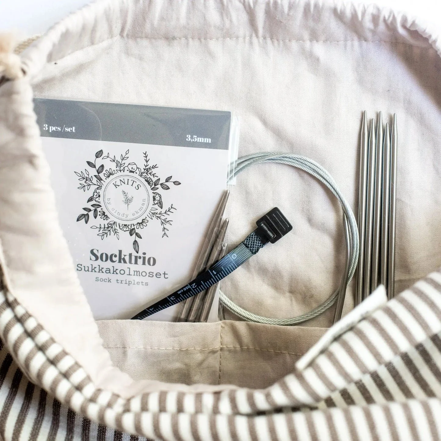 KnittingneedlesKNITS19(2).jpg