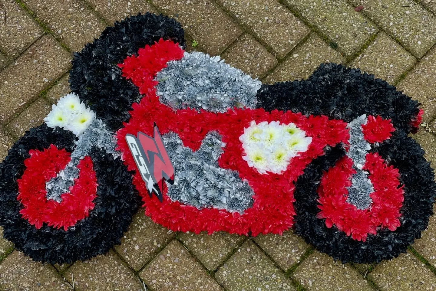 Motorbike floral tribute just gone out for a very much loved man 🪽💙