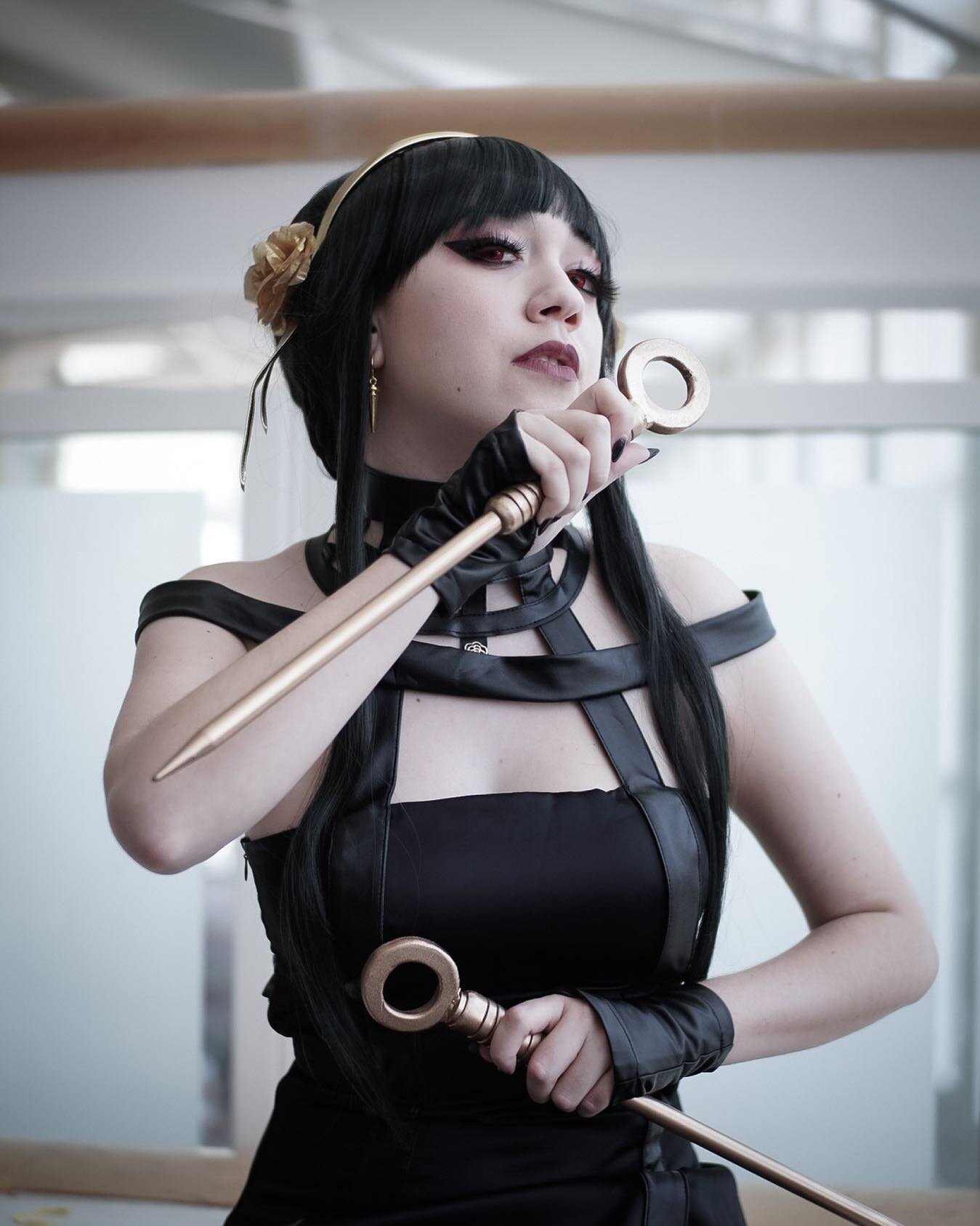 @ff26photography is amazing and all my Yor pictures came out amazing 😭 this may have to be my new profile photo?? 🖤
.
.
📷: @ff26photography 
.
.
#megacon #megaconorlando #megaconorlando2023 #megacon2023 #spyxfamily #spyxfamilyyor #spyxfamilyedit #