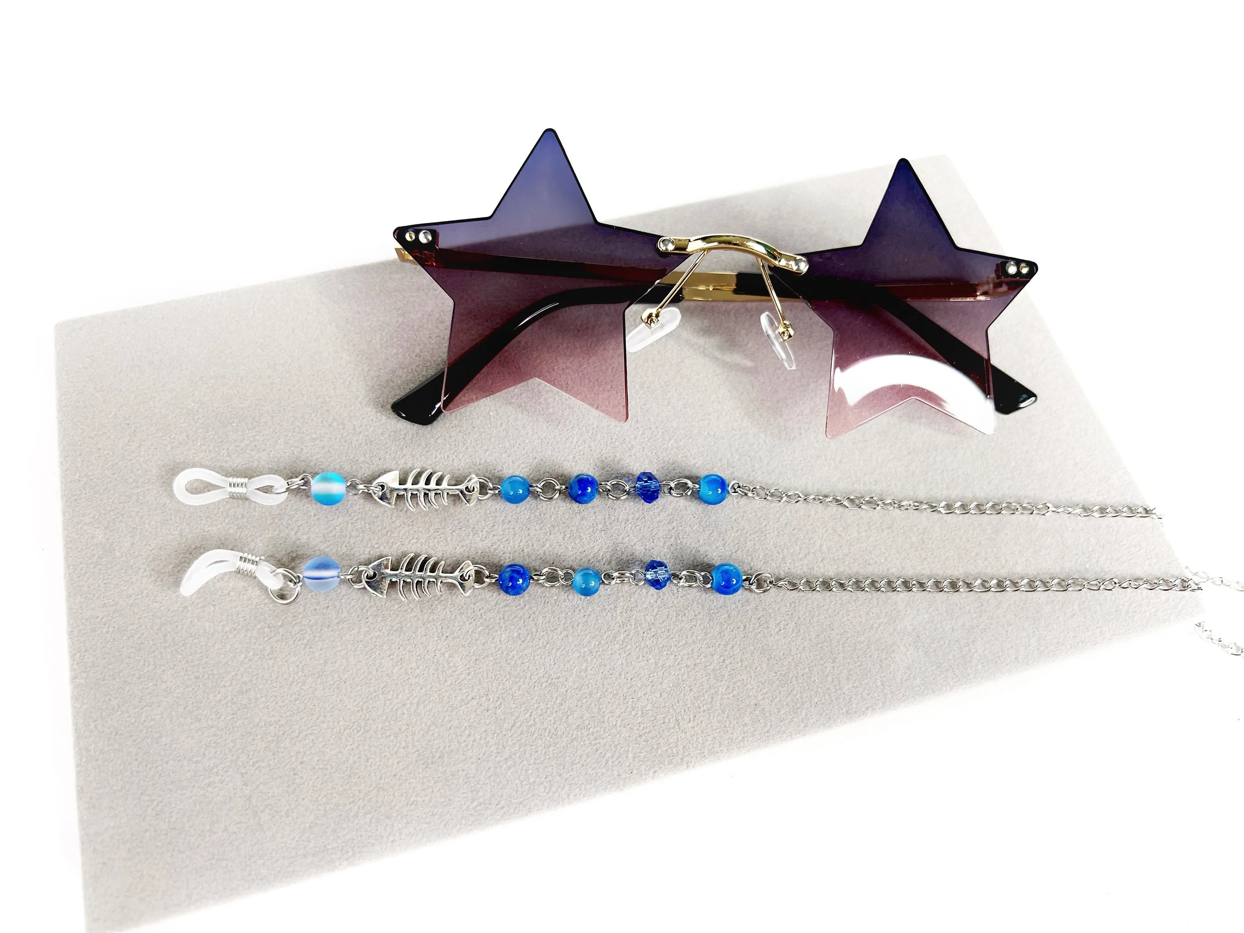 Fish Bone Glasses Chain. Whimsical Eyewear Chain with Nautical Skeleton Charm Design 🐟