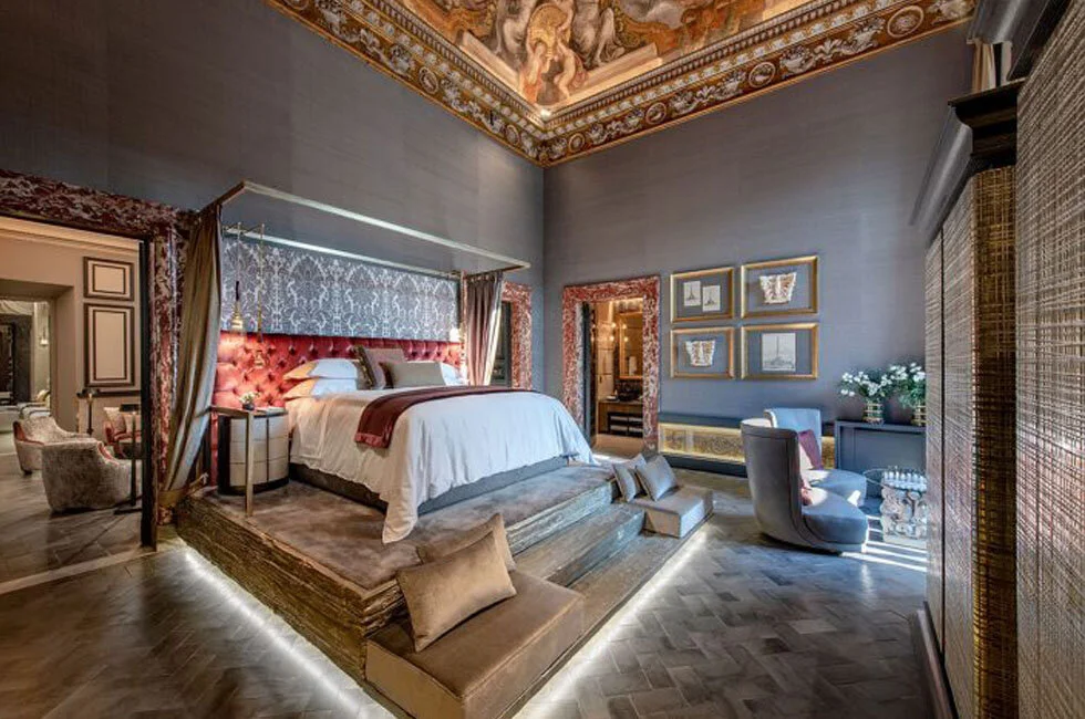 Holy Deer Lodge - Rome