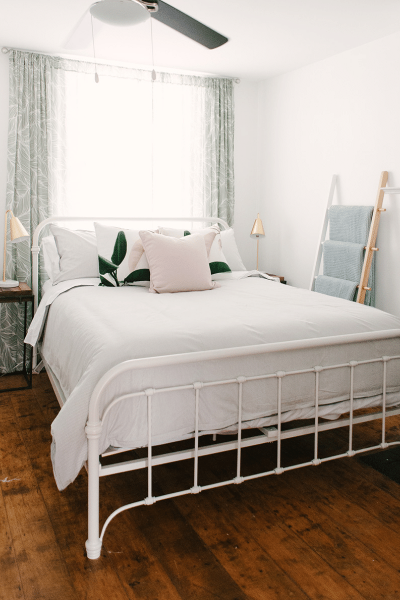 Toronto-Interior-Decorator-Living-Room-Mary-Street-Guesthouse (24).png