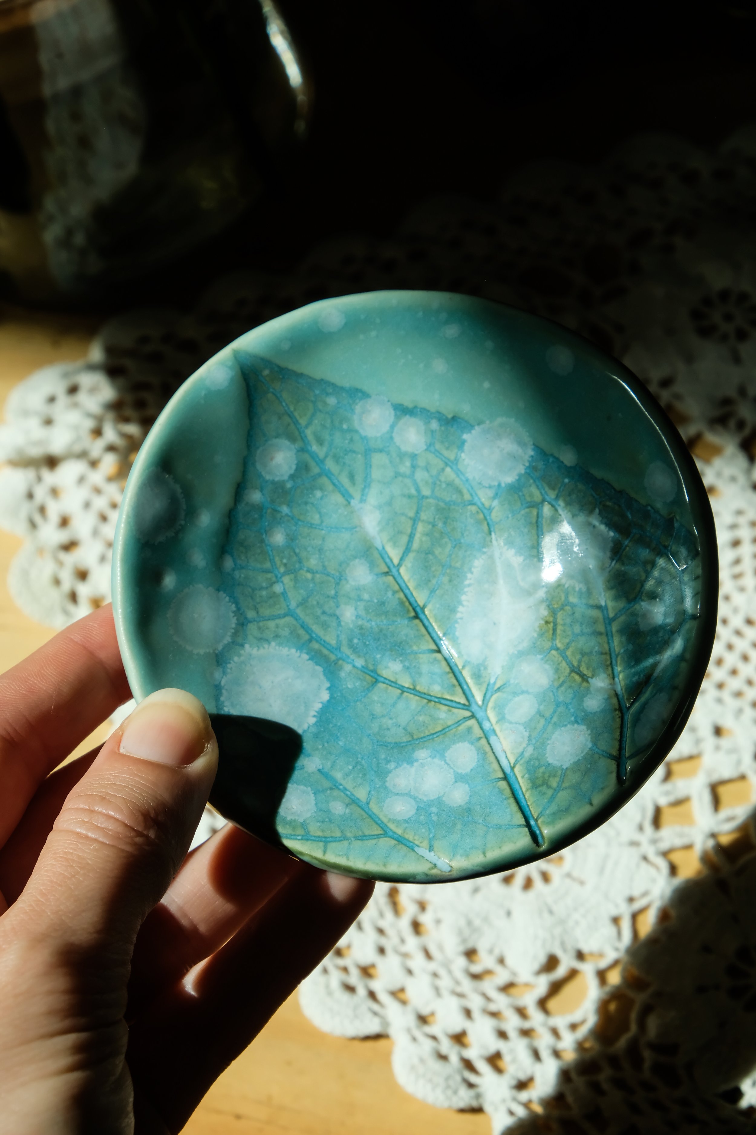 Snowfall leaf trinket dish