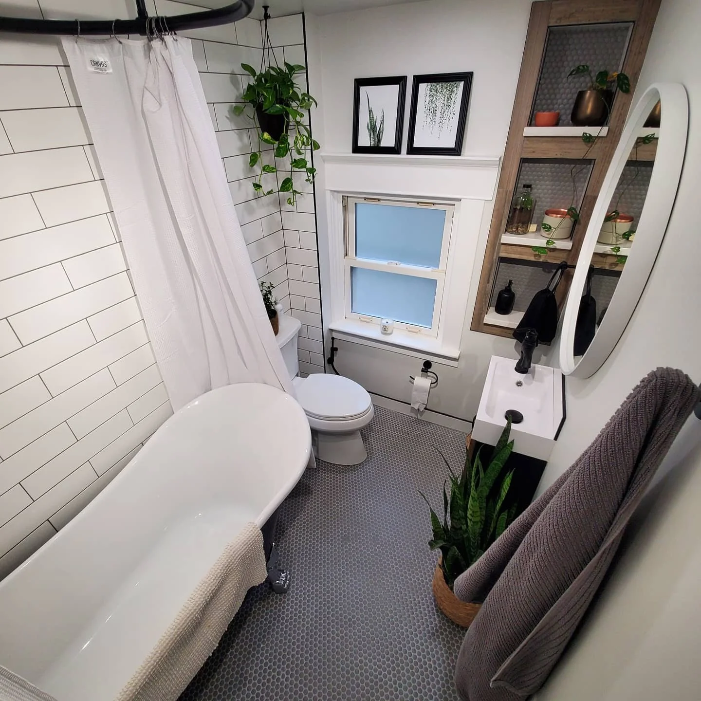 "Garnet" Bathrooms x 2