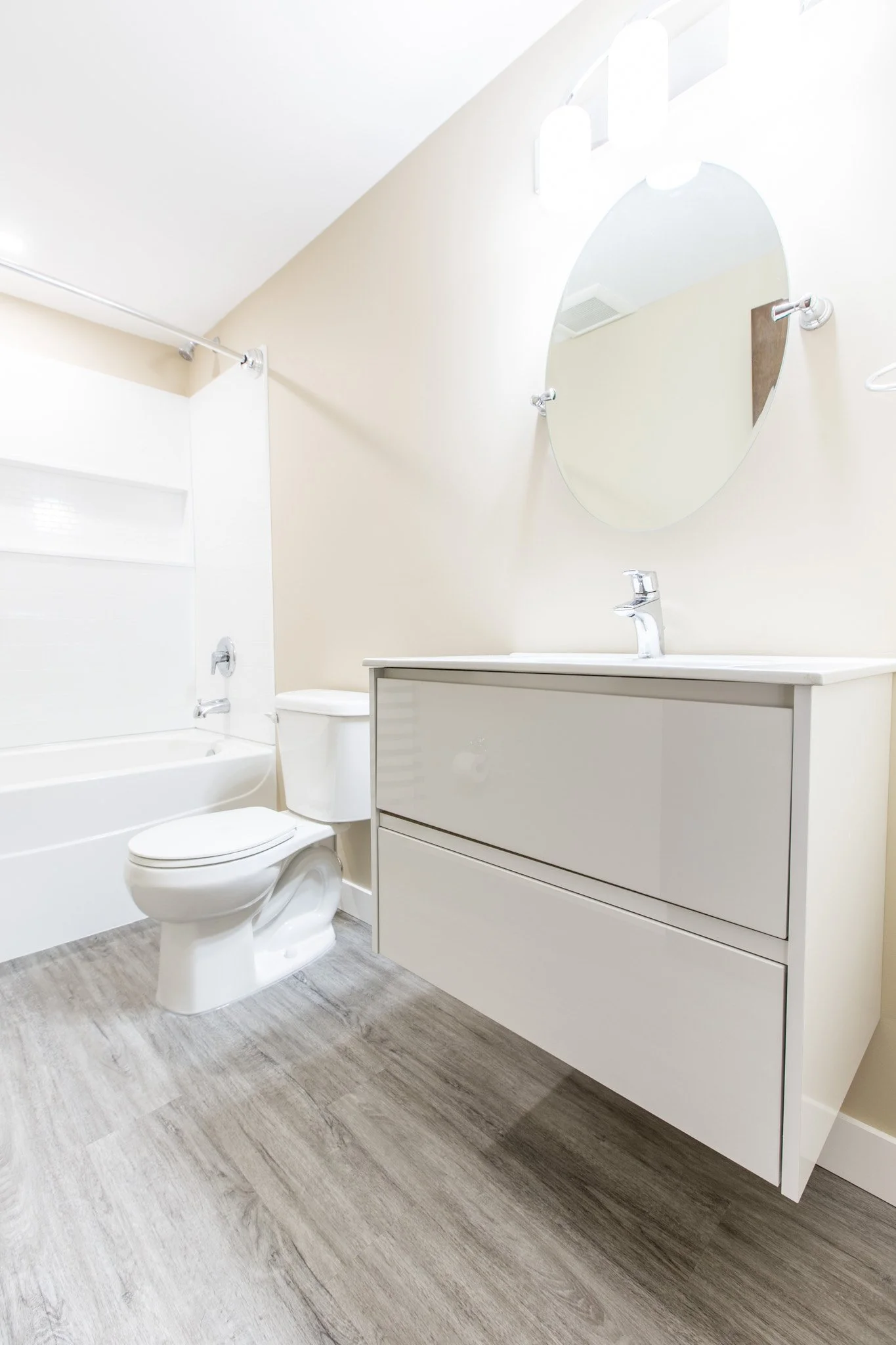 "Broad" 3 Bathrooms +