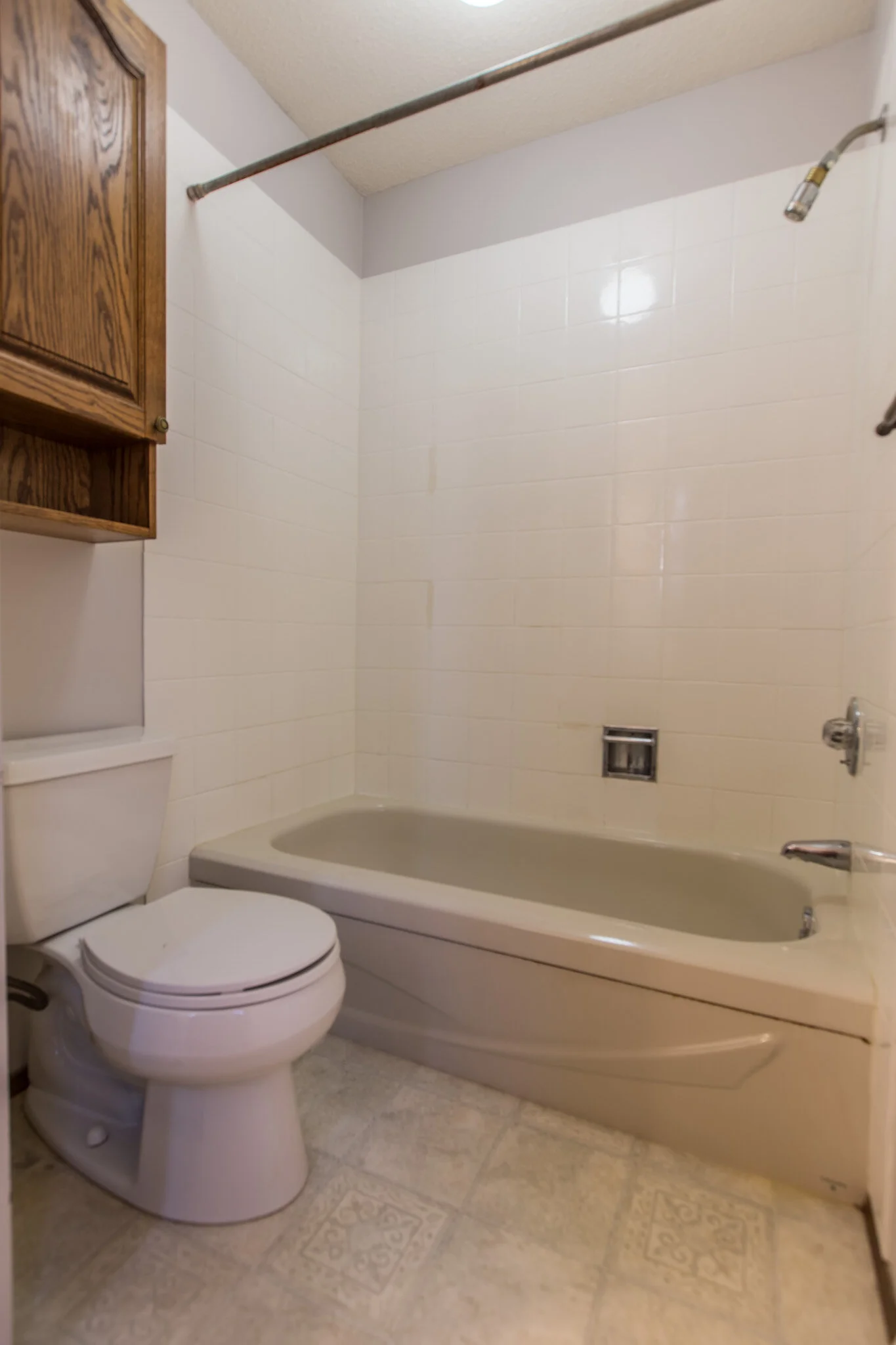 186-HustonRd-Bathroom2-1.jpg