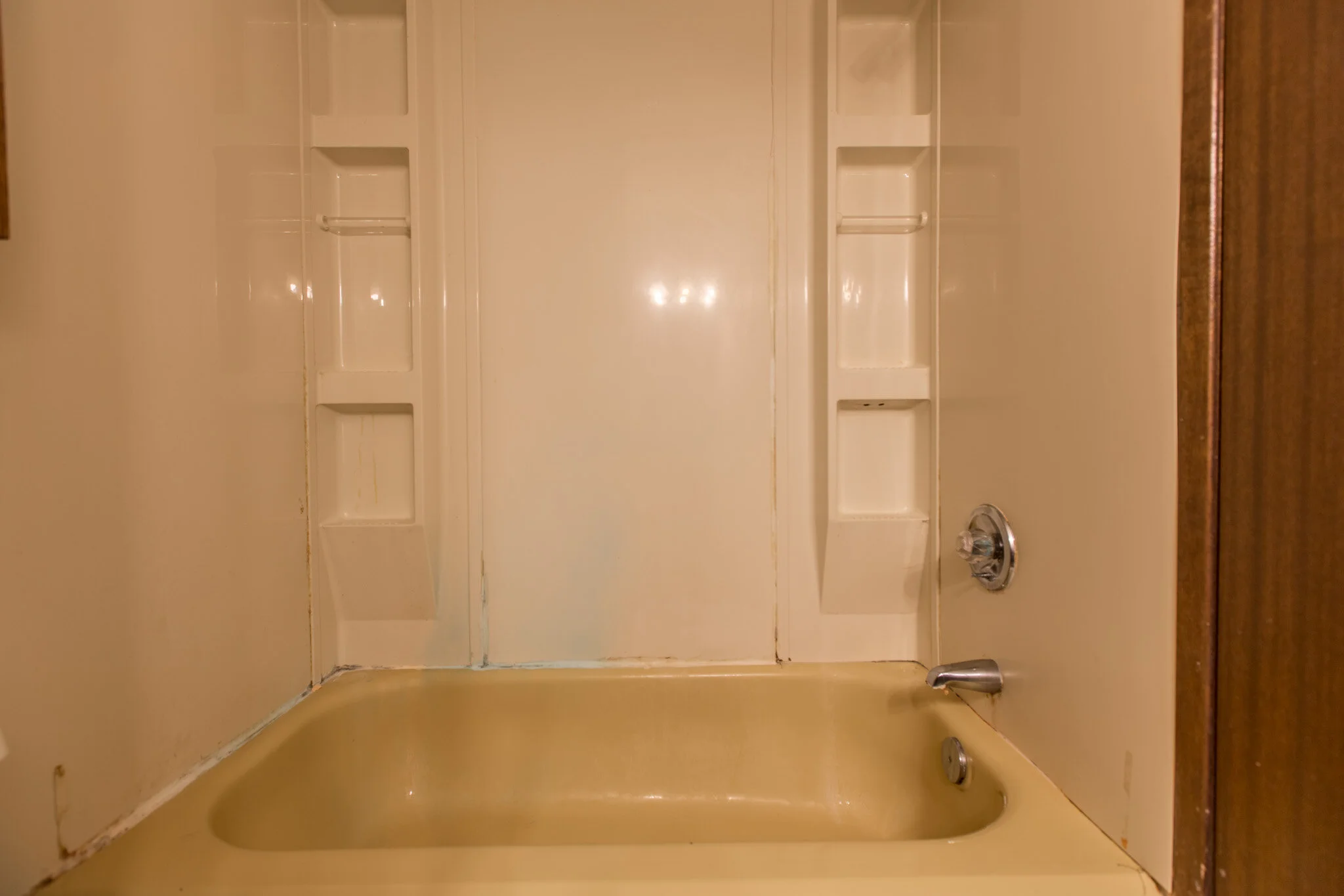 186-HustonRd-Bathroom1-4.jpg