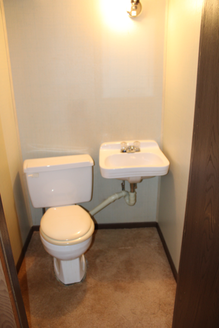 B Bathroom Medium.png