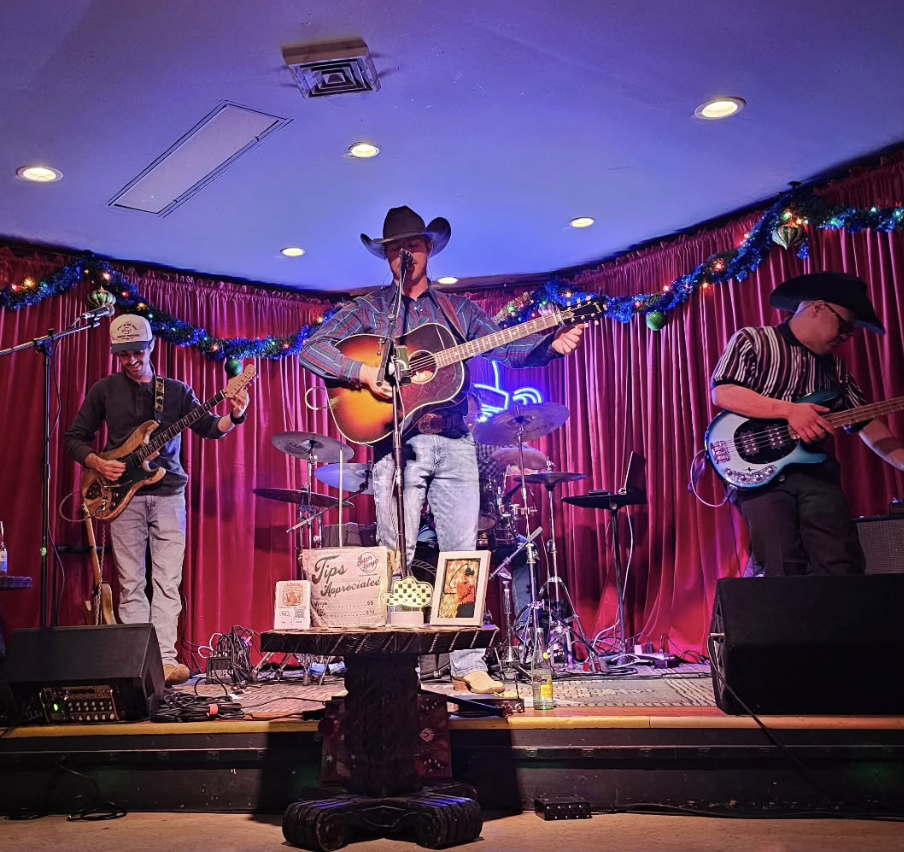 Live Music: Adam &amp; The Armadillos