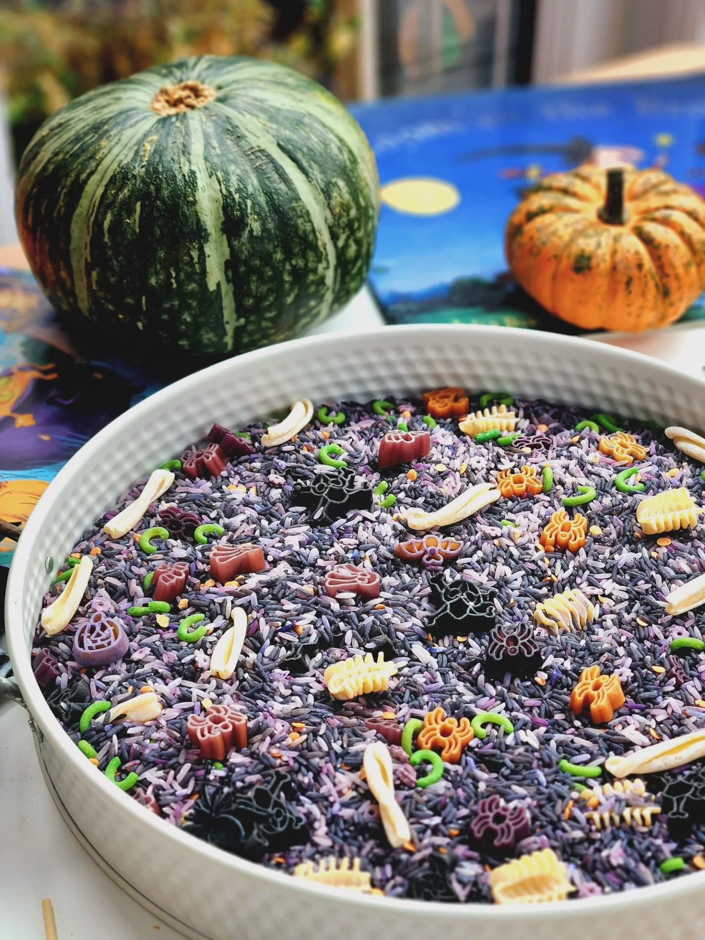 Our Witch&rsquo;s Brew Sensory Base is here: the perfect mix of chunky, loose, and full of magic ✨🪄
So much fun for potion play, scooping, pouring, and all those spooky little setups!
Available in lots of beautiful scents to choose from 🧙&zwj;♀️
Sh