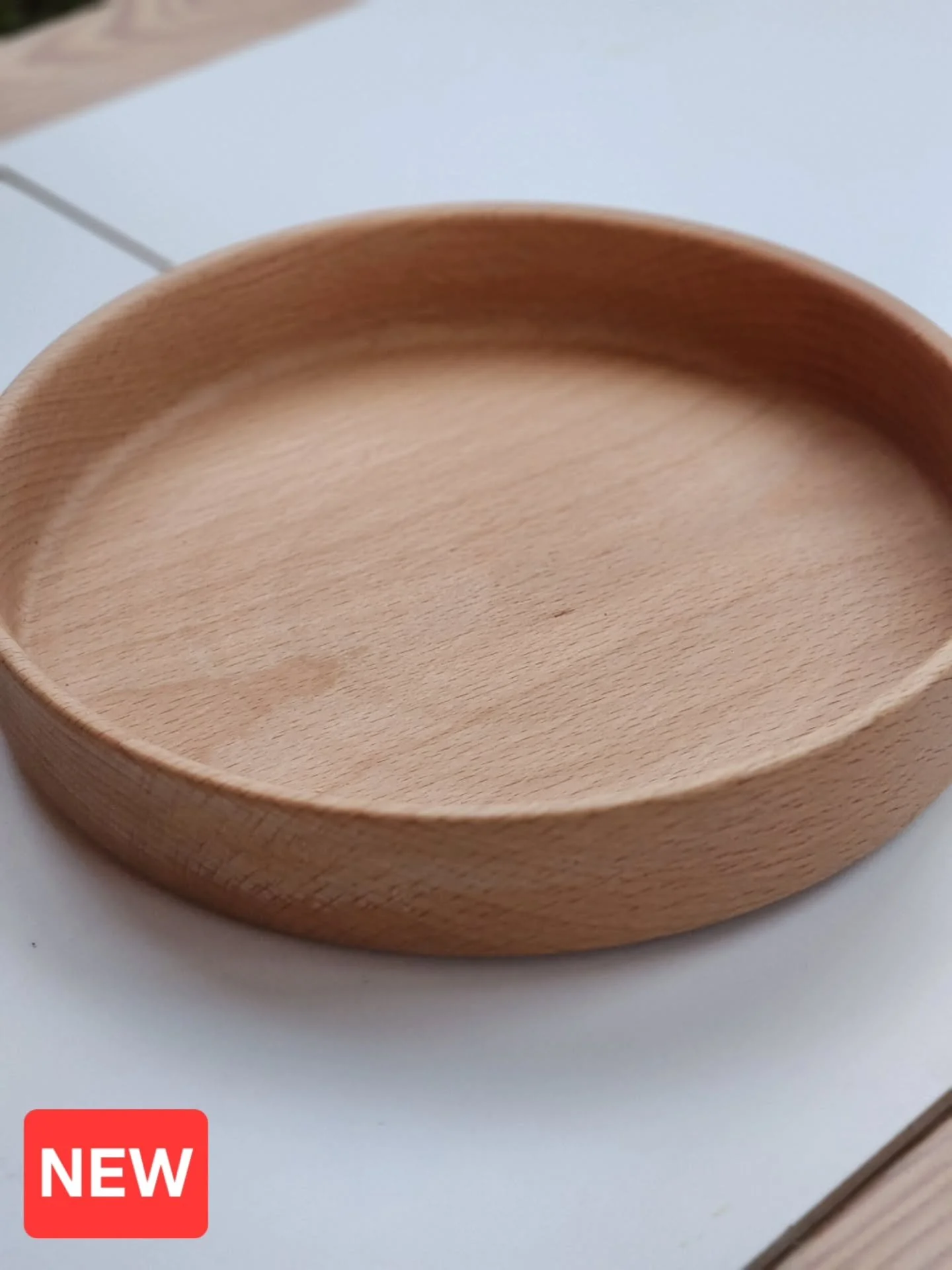 Simple, beautiful and endlessly versatile ✨
Our NEW round wooden tray is perfect for setting up invitations to play, sensory activities, loose parts, or small world setups. The deep shape keeps materials contained while children explore, scoop, sort 