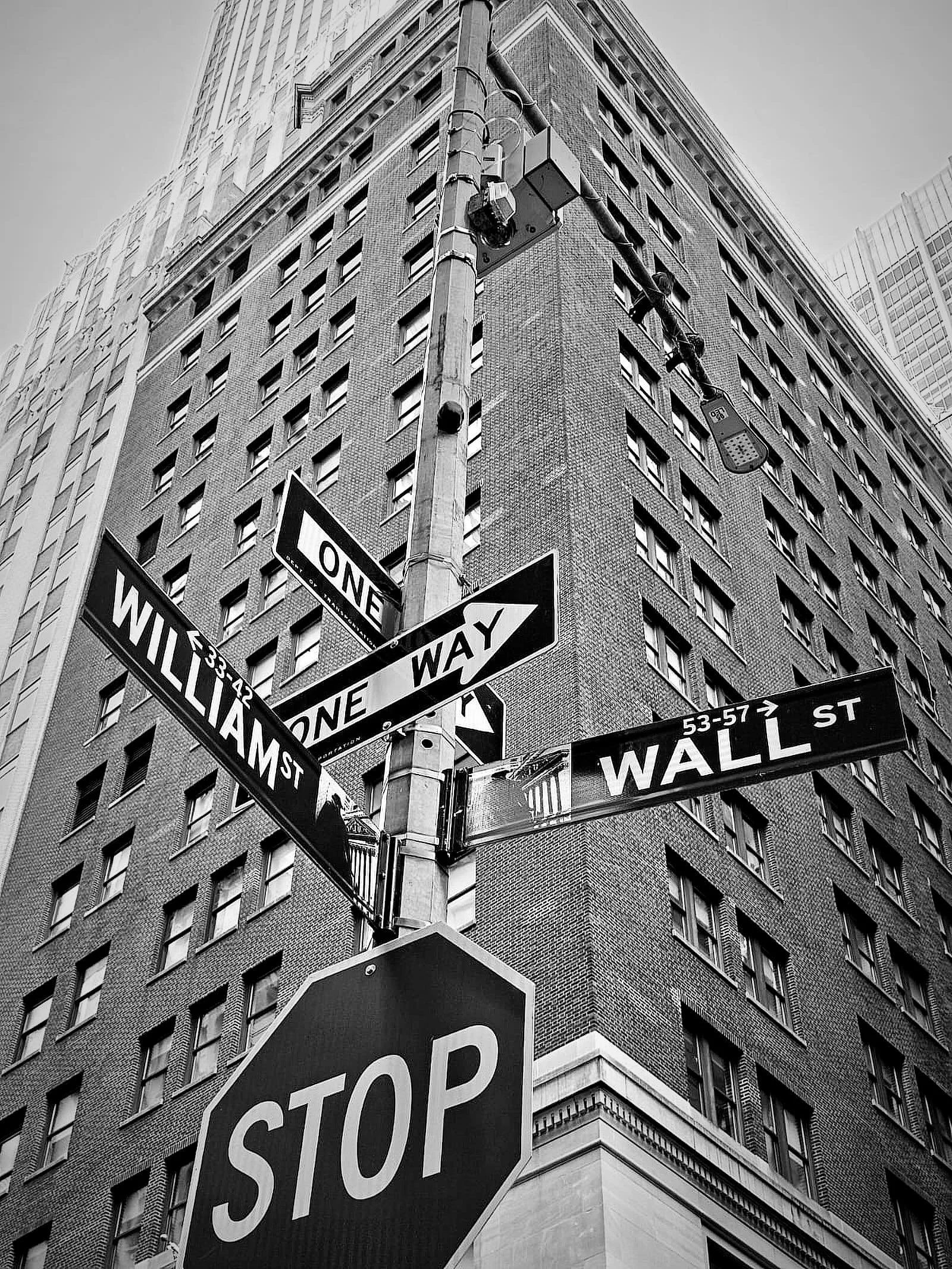 Next time you find yourself in Lower Manhattan, throw on some John Coltrane, walk the streets, take it all in, and send us a photo from our founding crossroads

📸: Jonathan, NYC