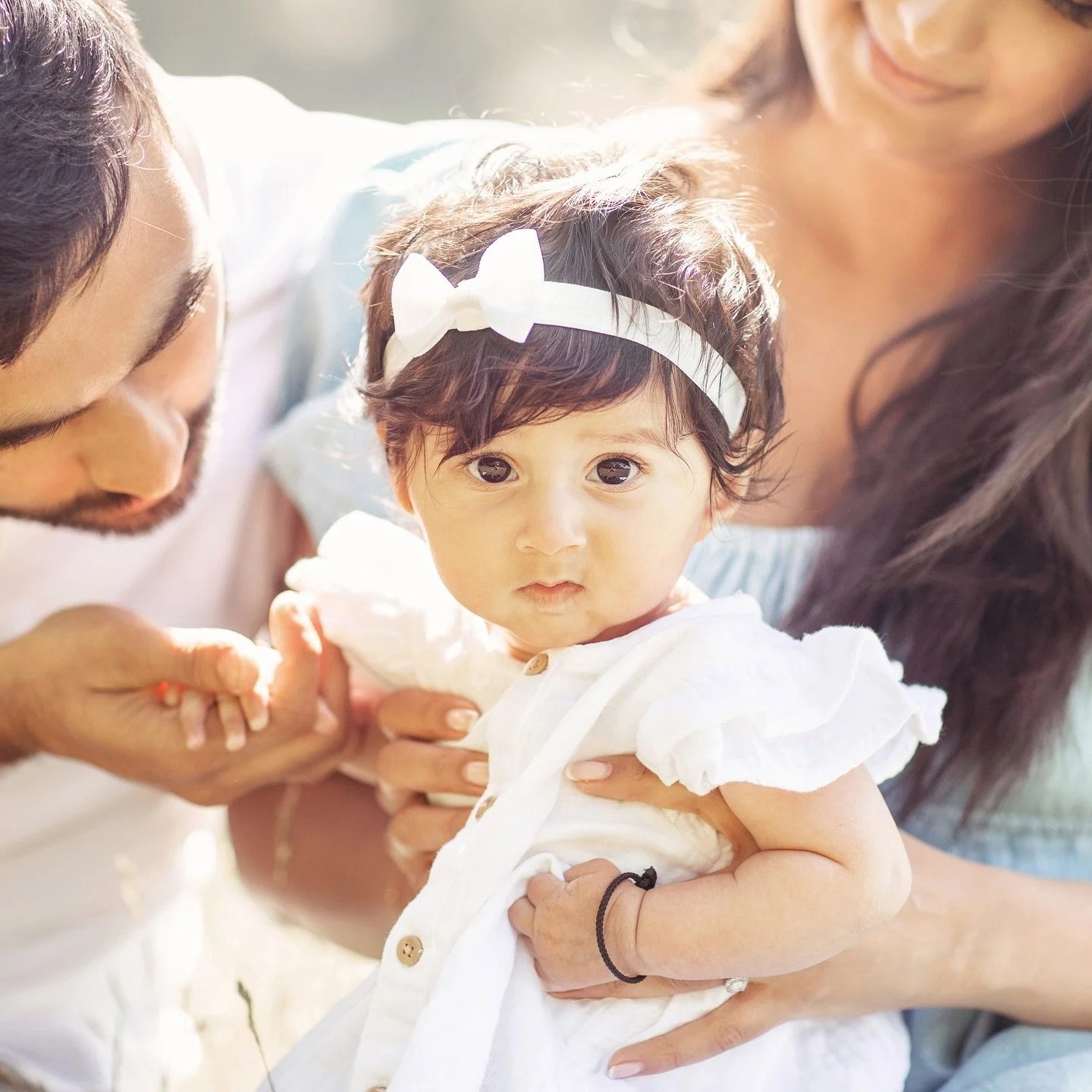 Another stunning session from back in Spring to share today, such a special first session for this sweet little angel 🤍 and her beautiful mama @arti_murji 

#minisession #ashridge #canon #portraits #hertfordshire #berkomums #berkhamsted #nationaltru