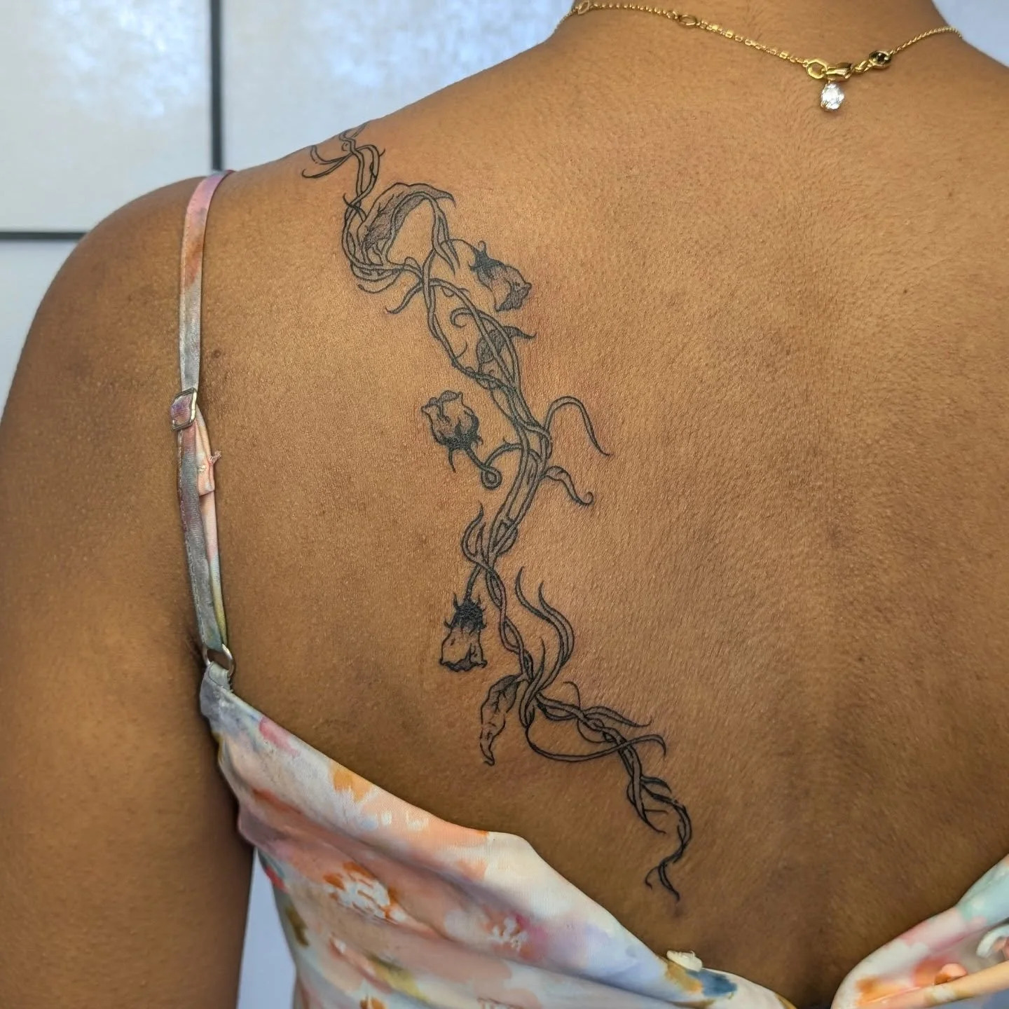 I'm a bit behind with posting the tattoos I've done recently, I loved doing this more delicate custom flowy floral piece, and I'm always up for doing more pieces like this, just message me to book and we can discuss all the details you'd like to incl