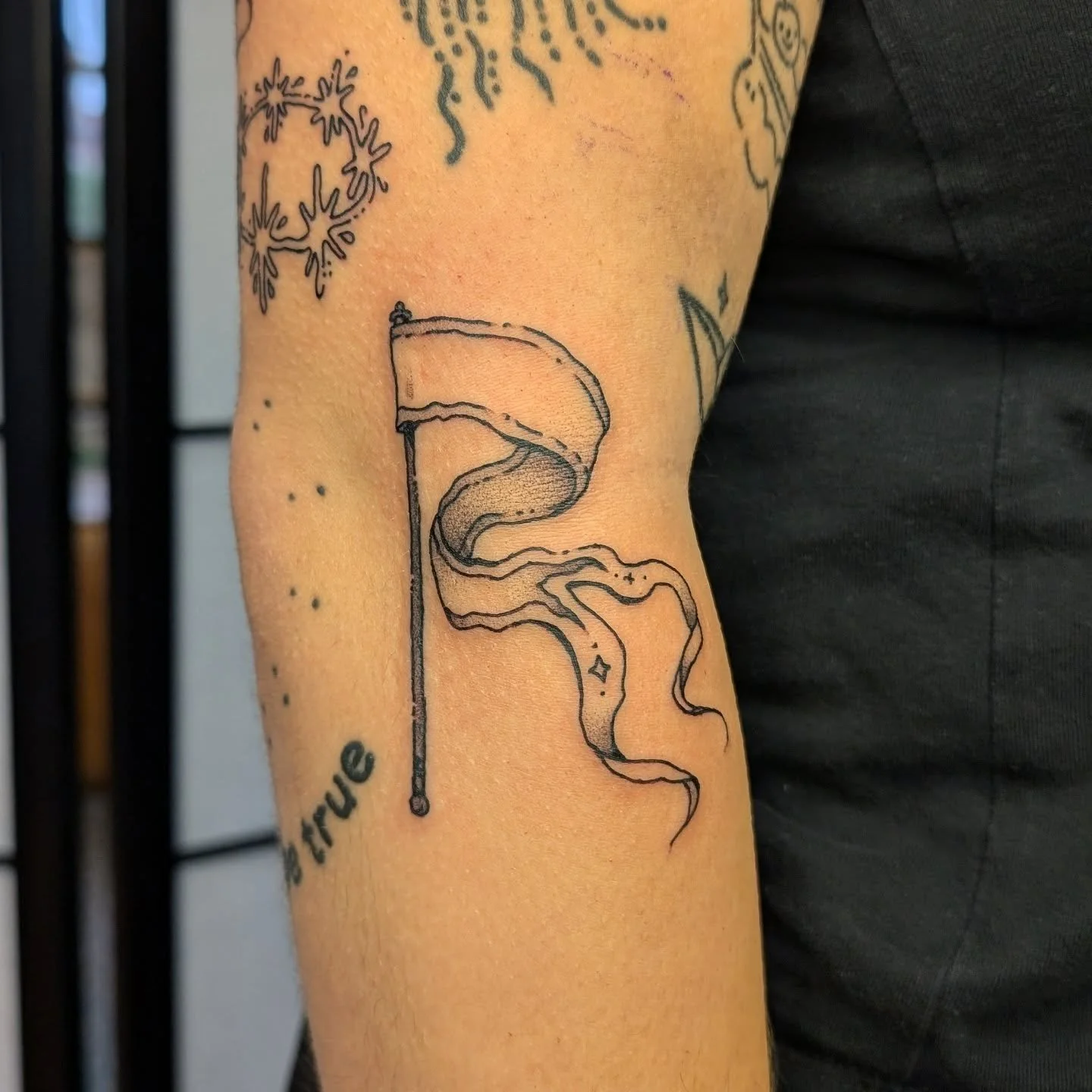 One of my favourite pieces I've done recently for my Holly 💘 I'm booking for November and December, your last chance to get tattooed by me in 2025!!
.
Done at @niramittattoostudio 
.
#tattooideas #ink #inked #blackwork #illustration #linework #notti