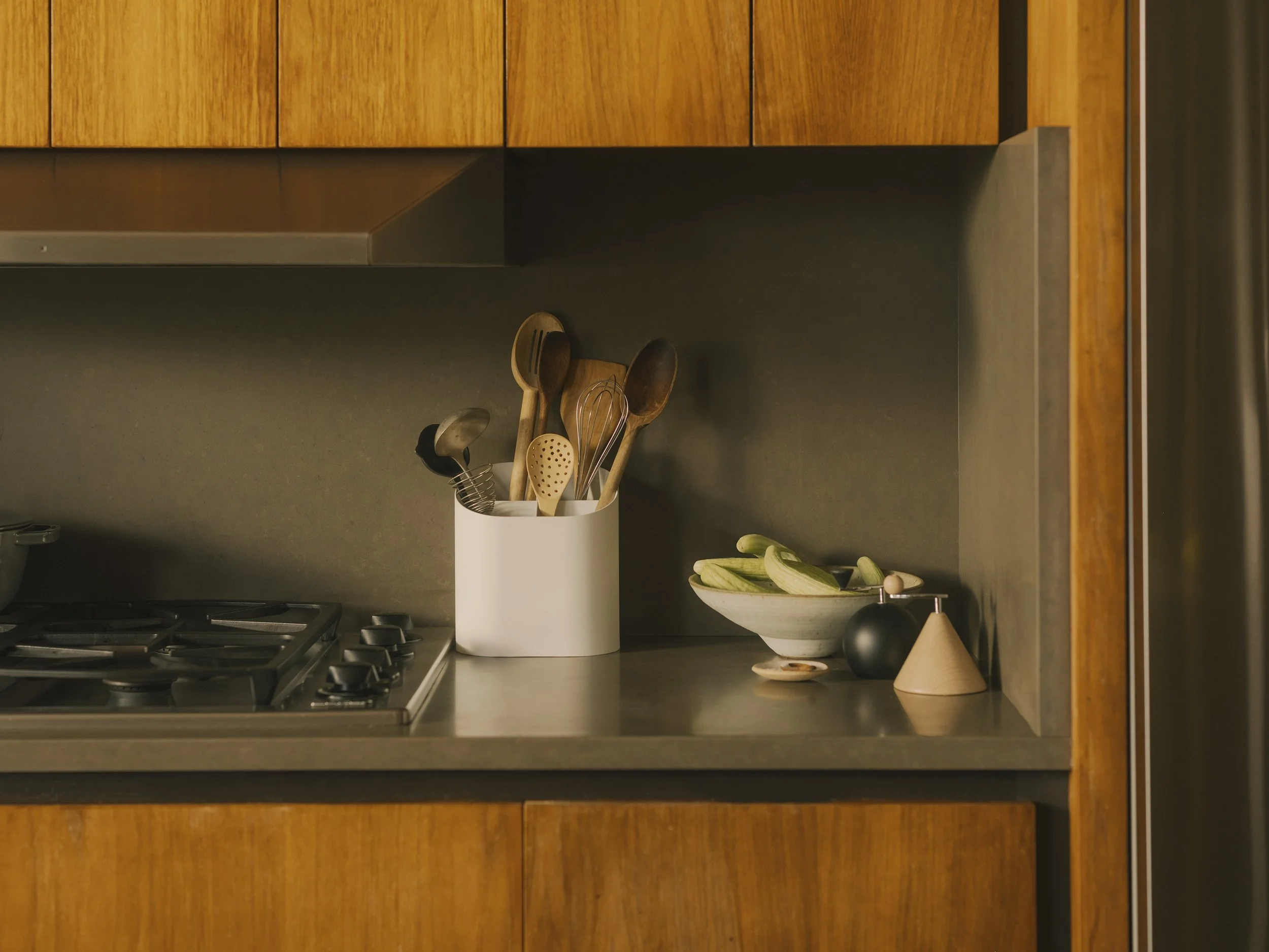 Sloped Utensil Holder_002 copy.jpg