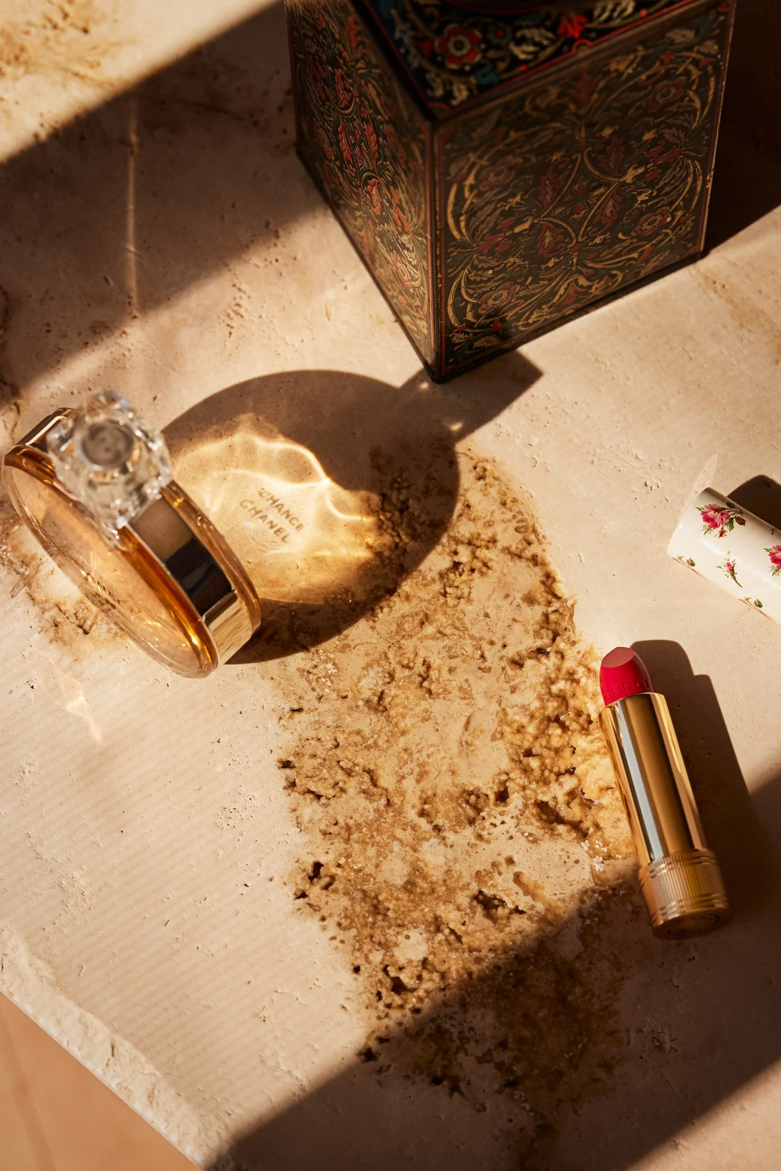 22-11 2442-03B JGS DESERT BEAUTY CHANEL GUCCI.JPG