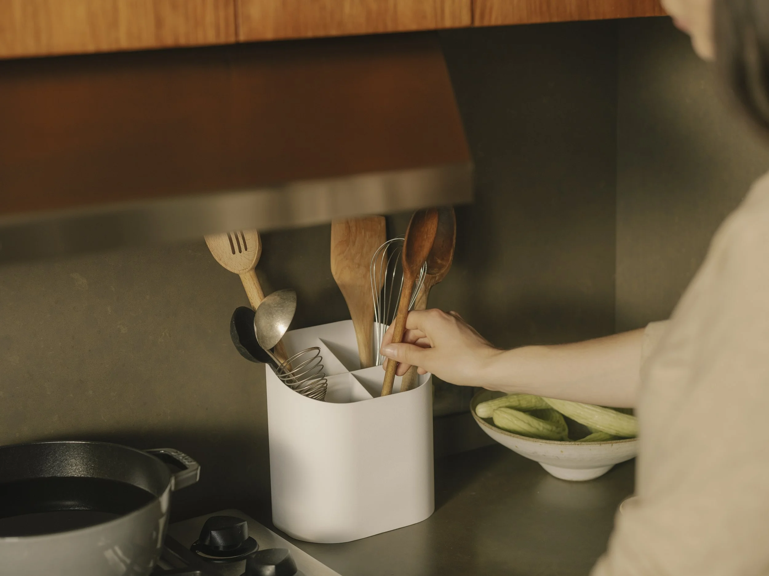 Sloped Utensil Holder_008 copy.jpg