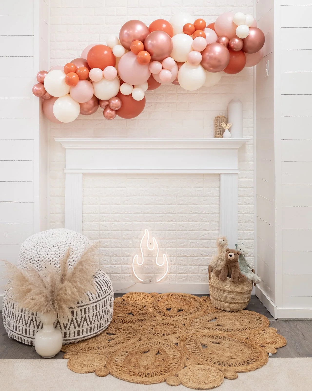 confetti_friends_garland6.jpg