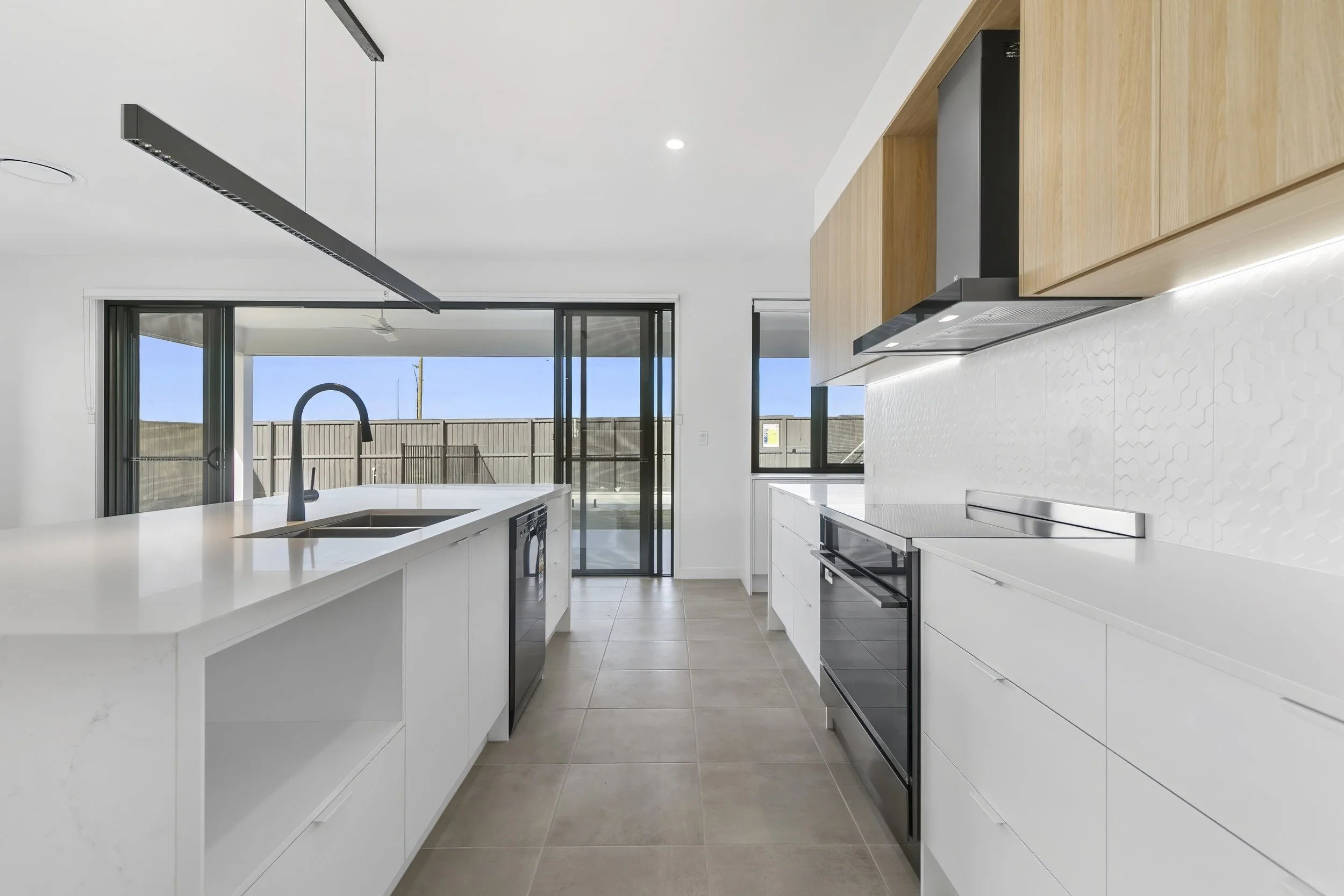 010_Open2view_ID823427-Lot_7730_Cocos_Crescent.jpg