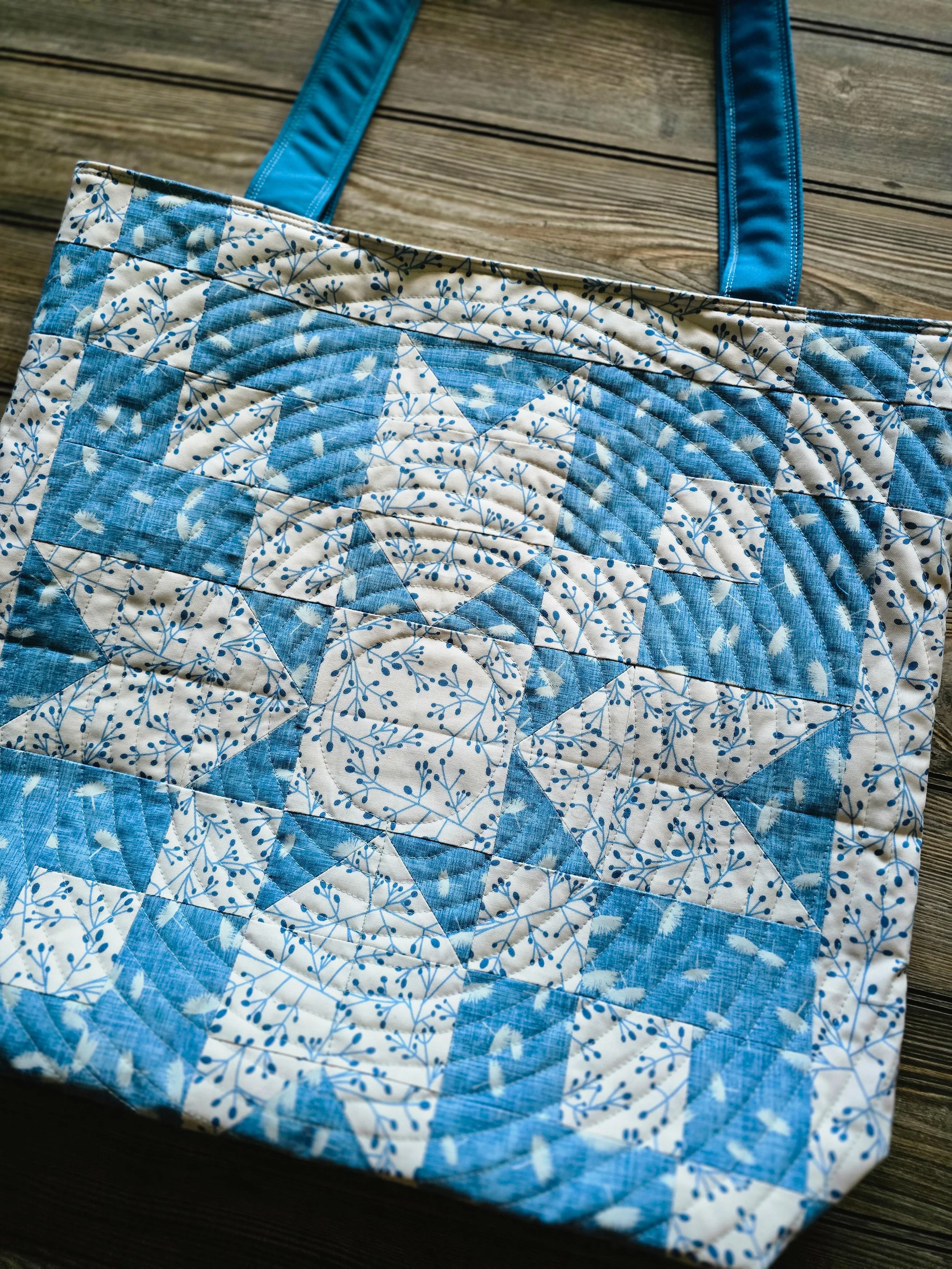 Stellar Tote in Wishflower - Project Hop