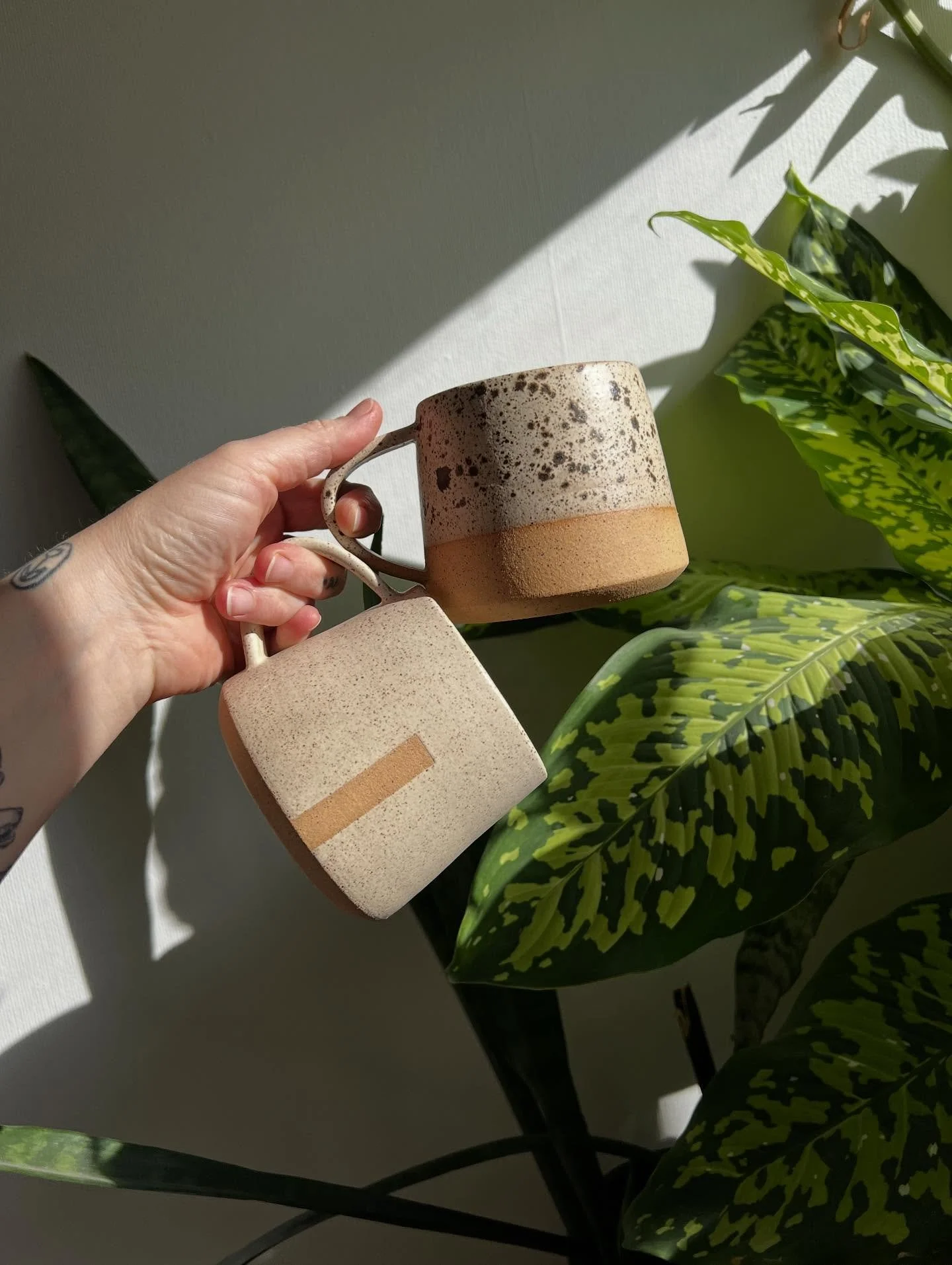 I’ve got some quail egg mugs and cream divide mugs in the shop now 👏