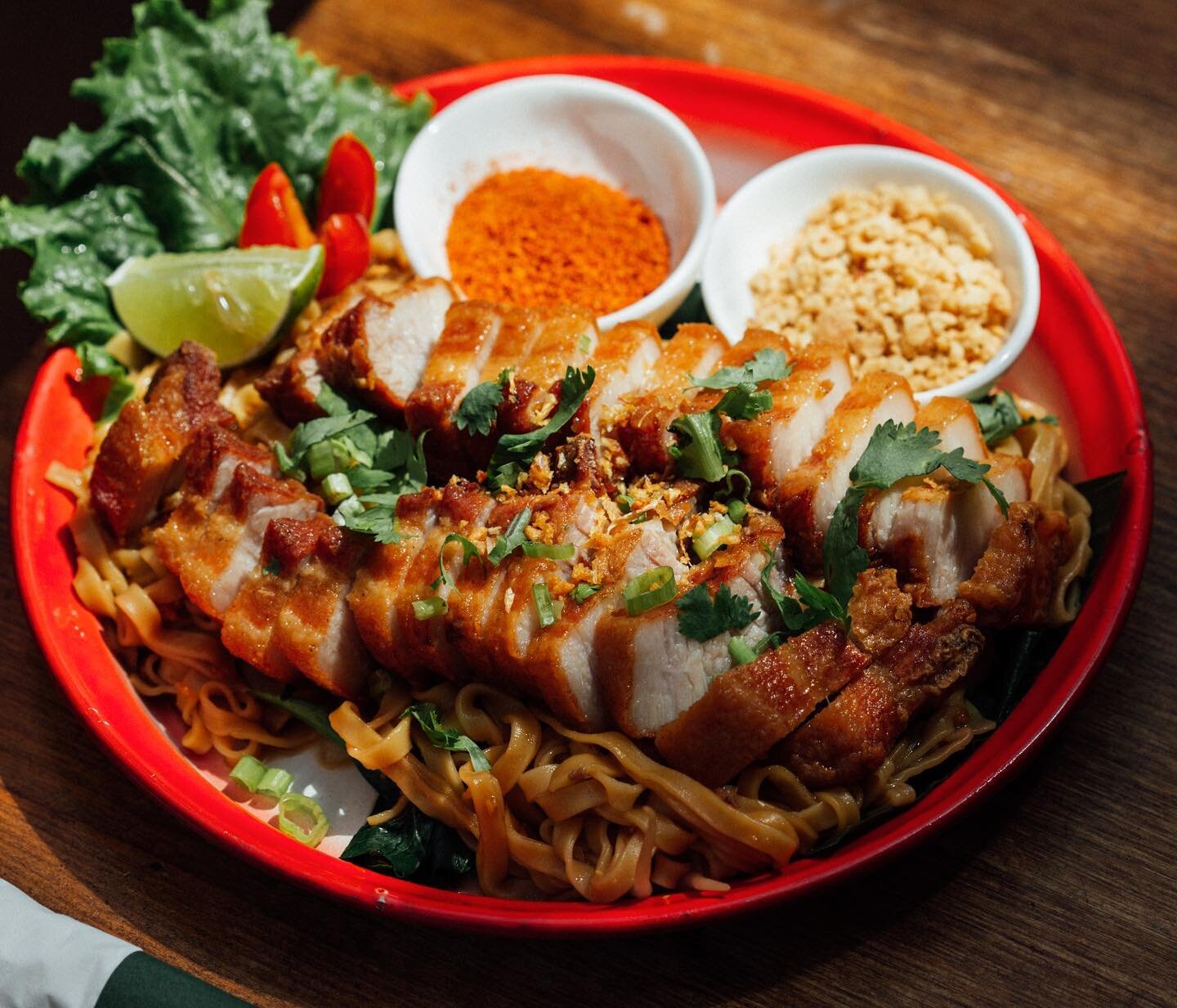 Monday Fueled by Bamee Moo Tod 🤤

📍Lan Larb Chiangmai 

#lanlarbchiangmai 
☎️ (646) 895-9264
📍227 Centre st. NY
⏰11:30AM-10:00PM

#soho #thaifoodisthebest #bestthaifood #chiangmai #thaistreetfood #nyc #northernofthailand 
#newyorkfoodies #nycbrunc