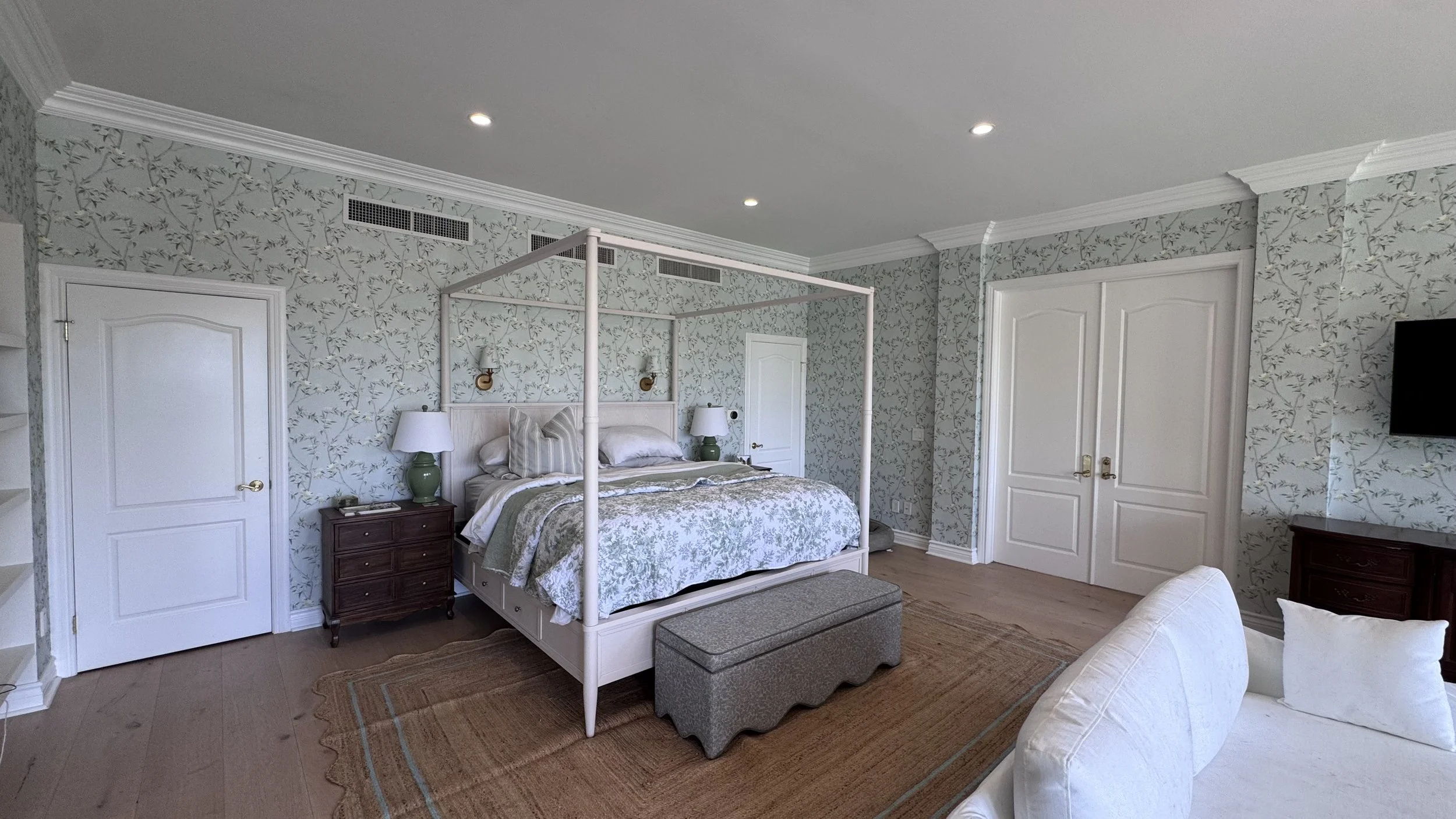 ICH Wallpaper installed by Gioze Wallcoverings Los Angeles 