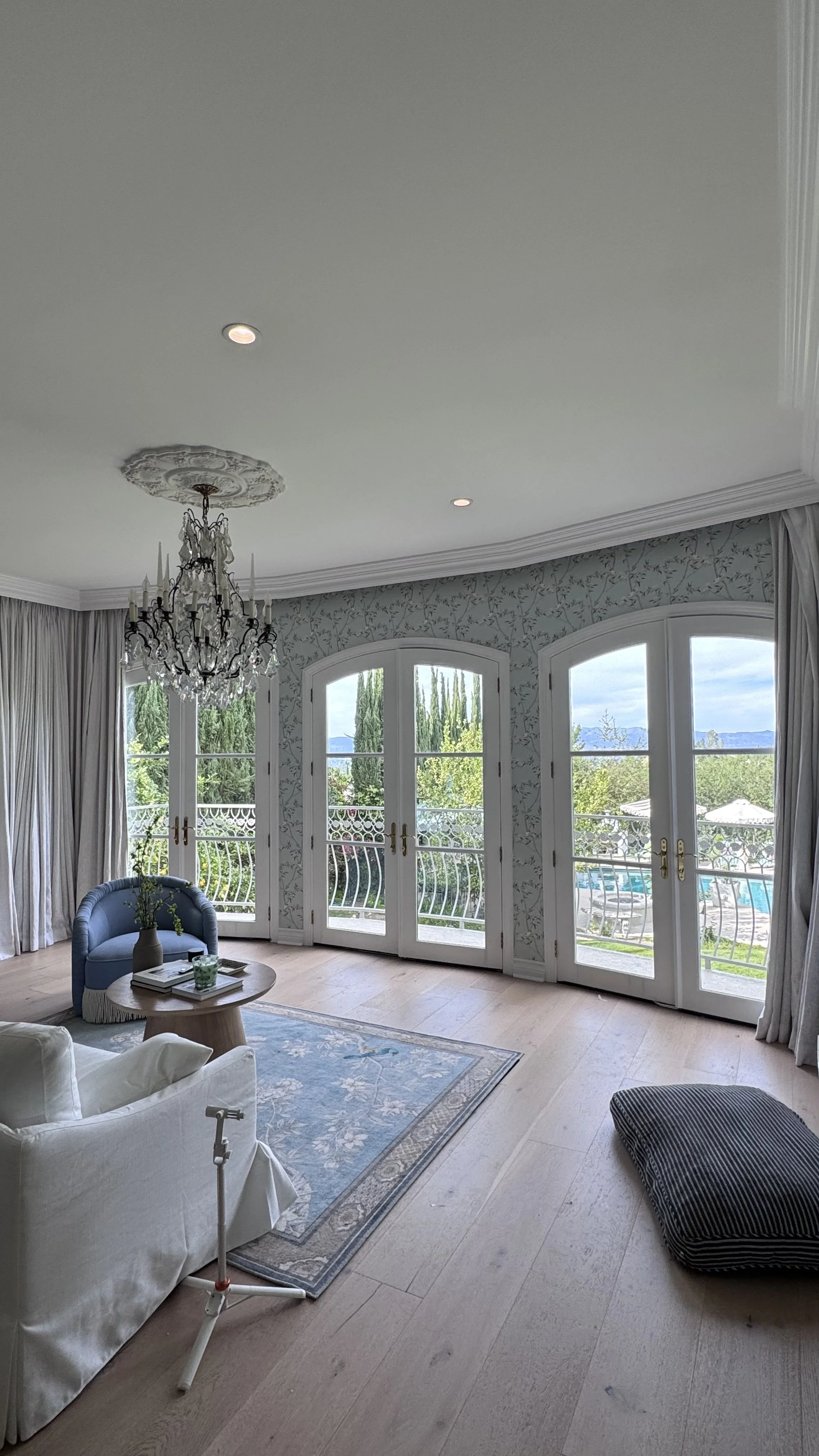 ICH Wallpaper installed by Gioze Wallcoverings Los Angeles 