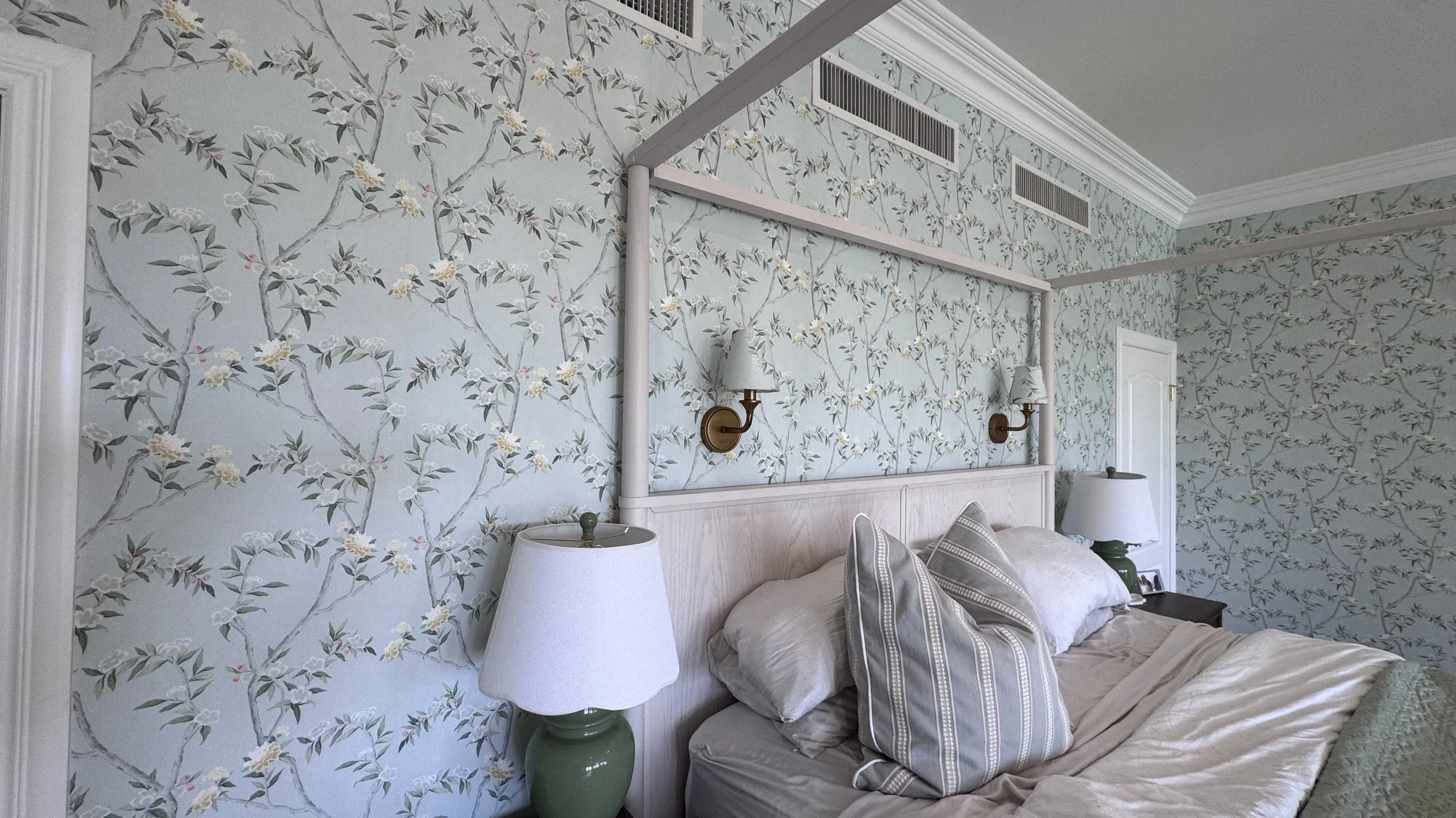 ICH Wallpaper installed by Gioze Wallcoverings Los Angeles 