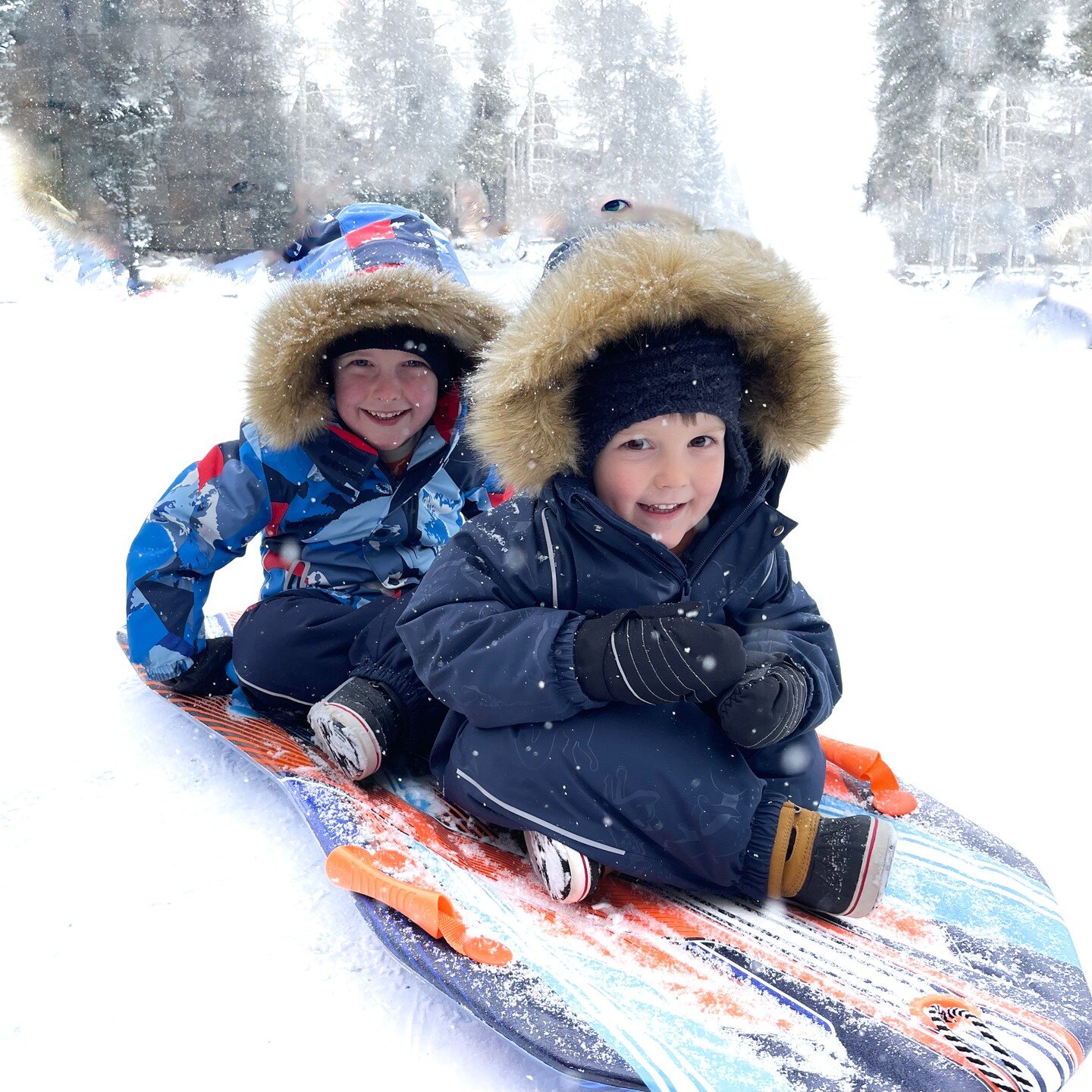 Faster than the speed of light! The Neilson boys shredding Breckenridge in their #reima outfits!