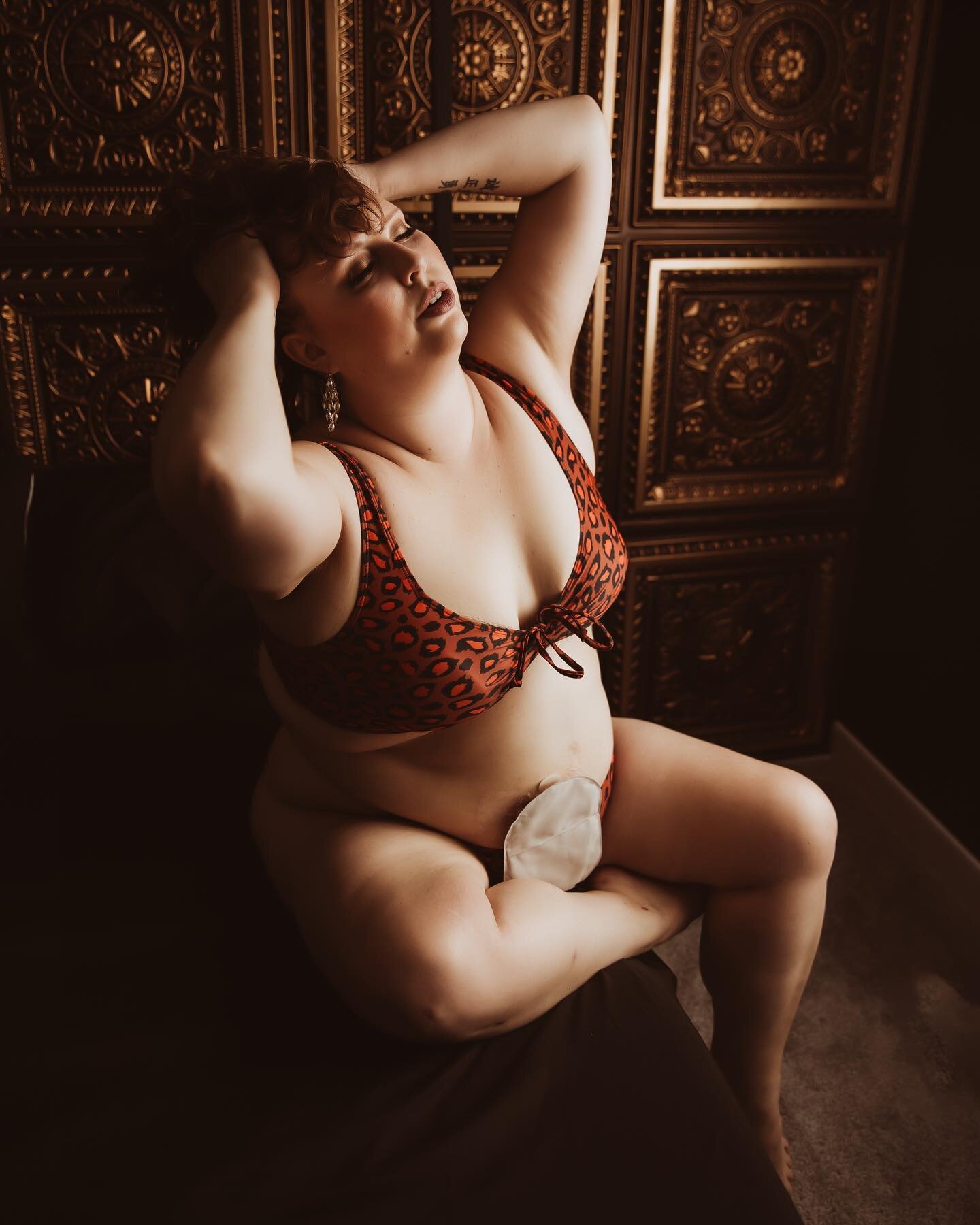 This babe brought a swimsuit for her session because she felt gooooood in it! I can&rsquo;t stress enough anything can be used for boudoir if you feel good in it. That will radiate through your images and is so much more important for the experience 
