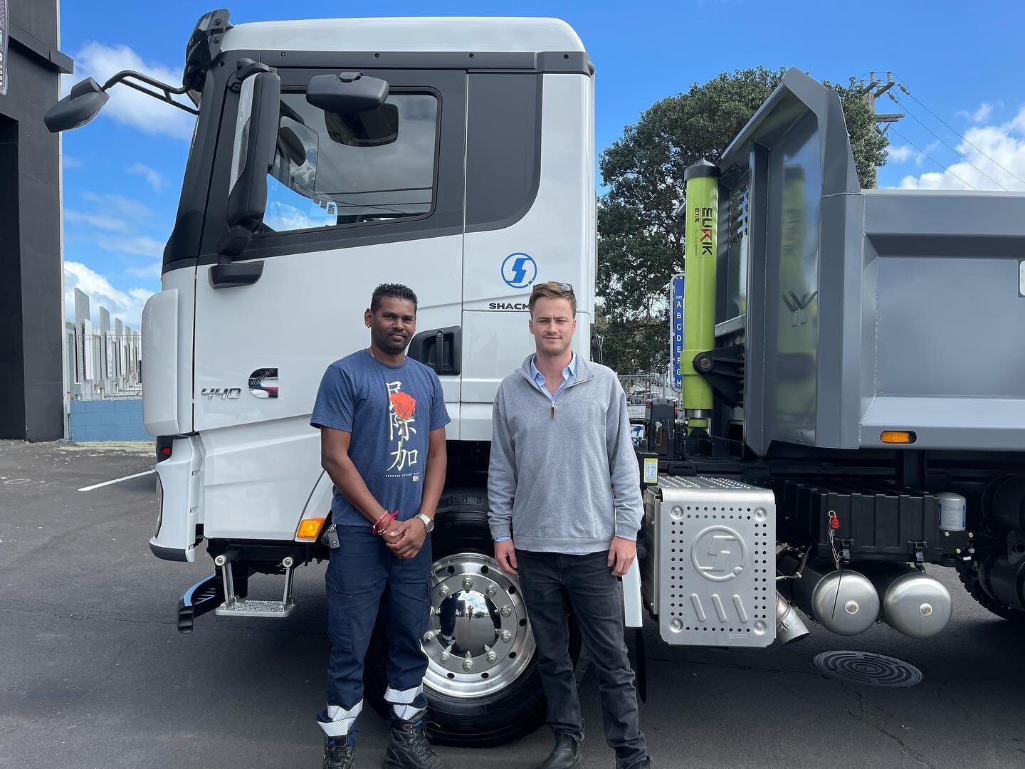 Awesome to see our clients expanding their trucking fleet. Here is Nick &amp; a client with their new truck! Thinking insurance, think Marble Insurance! Give the team a bell today. 

*
*
#businessbrokernz #businessinsurance #transport #truck #commeri