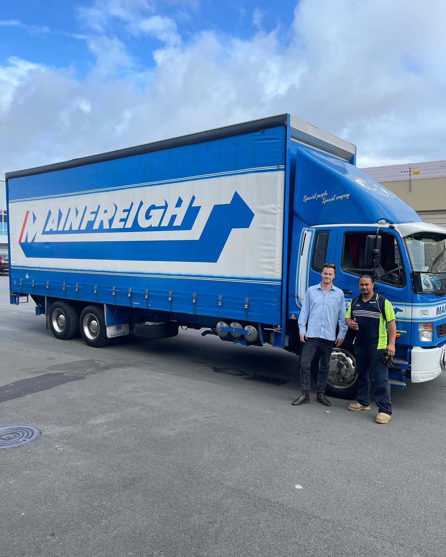 Our trucking client just purchased a new truck and we couldn't be more thrilled! This new truck will help them haul more products and serve their customers better. Need insurance for #transport, get in touch today!🚛
#transport #ownerdriver #civil #e
