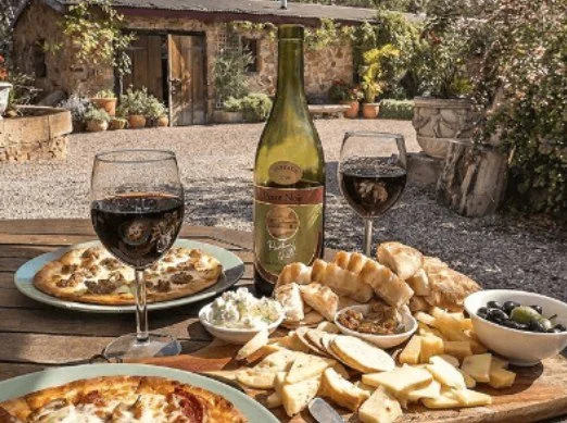 We&rsquo;re dreaming of the perfect wine + food pairings &ndash; and we need your help. Is it a zesty Riesling with fresh oysters, or a rich Shiraz with slow-cooked lamb?

Comment your ultimate pairing 👇 and help shape our Spring tasting tables!

Sa