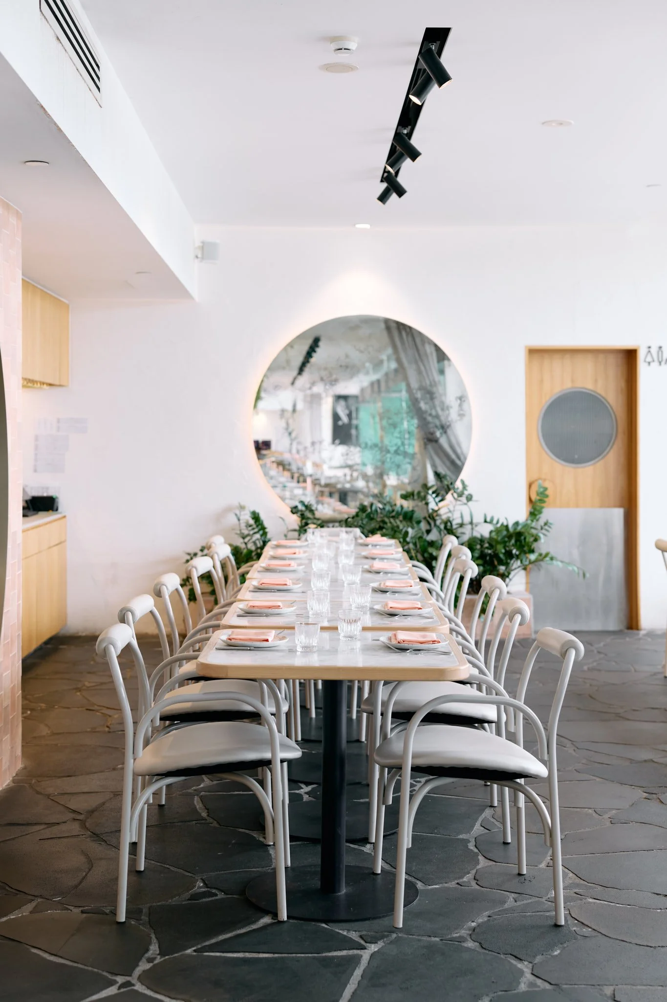 Opa - Markus Ravik - 1.jpg