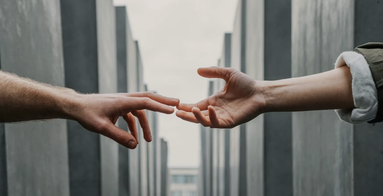 Miksi liberaalien poliitikkojen “kaveruus” äärioikeiston kanssa murentaa luottamuksen politiikkaan – sentimentaalisuuden paradoksi