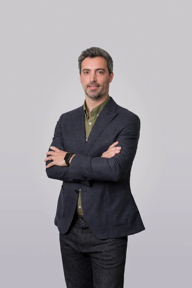 retrato corporativo em fundo neutro - joao bizarro fotografia 1