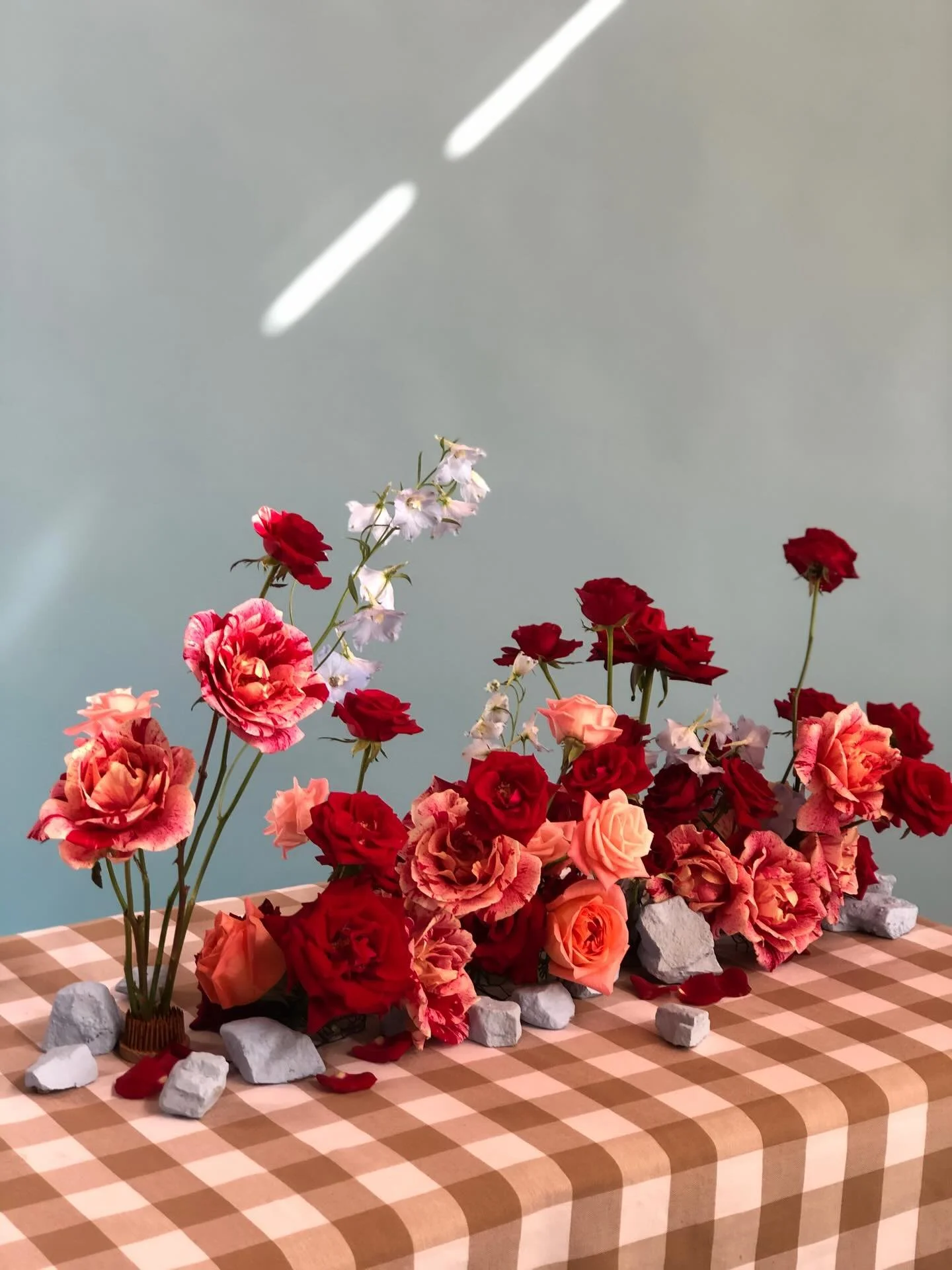 Happy Valentines 💘
One from the archives. 
This was made &amp; photographed  in September when British Roses are in season. 🤎
Workshop @the_good_florist 
Styled by @_anniefern_ 
Photographer @chloe.hardwick 
Fellow florist @_society_flowers