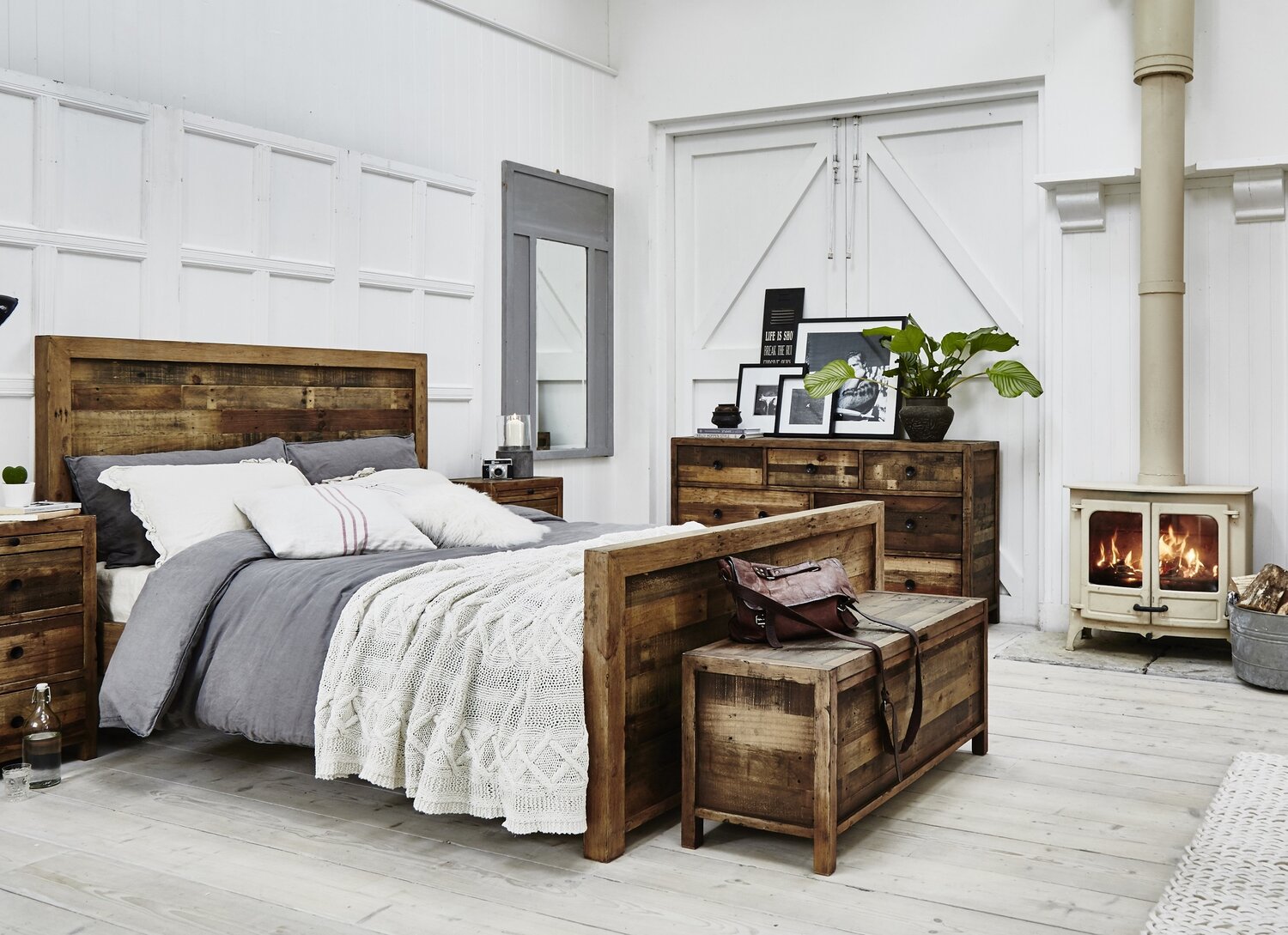 Pairing light and textured bedding and textiles with the Brooklyn furniture will create a rustic and warm feel to your bedroom whilst also making a bold statement from the natural allure of the reclaimed wood boards. The Brooklyn bedstead features a…