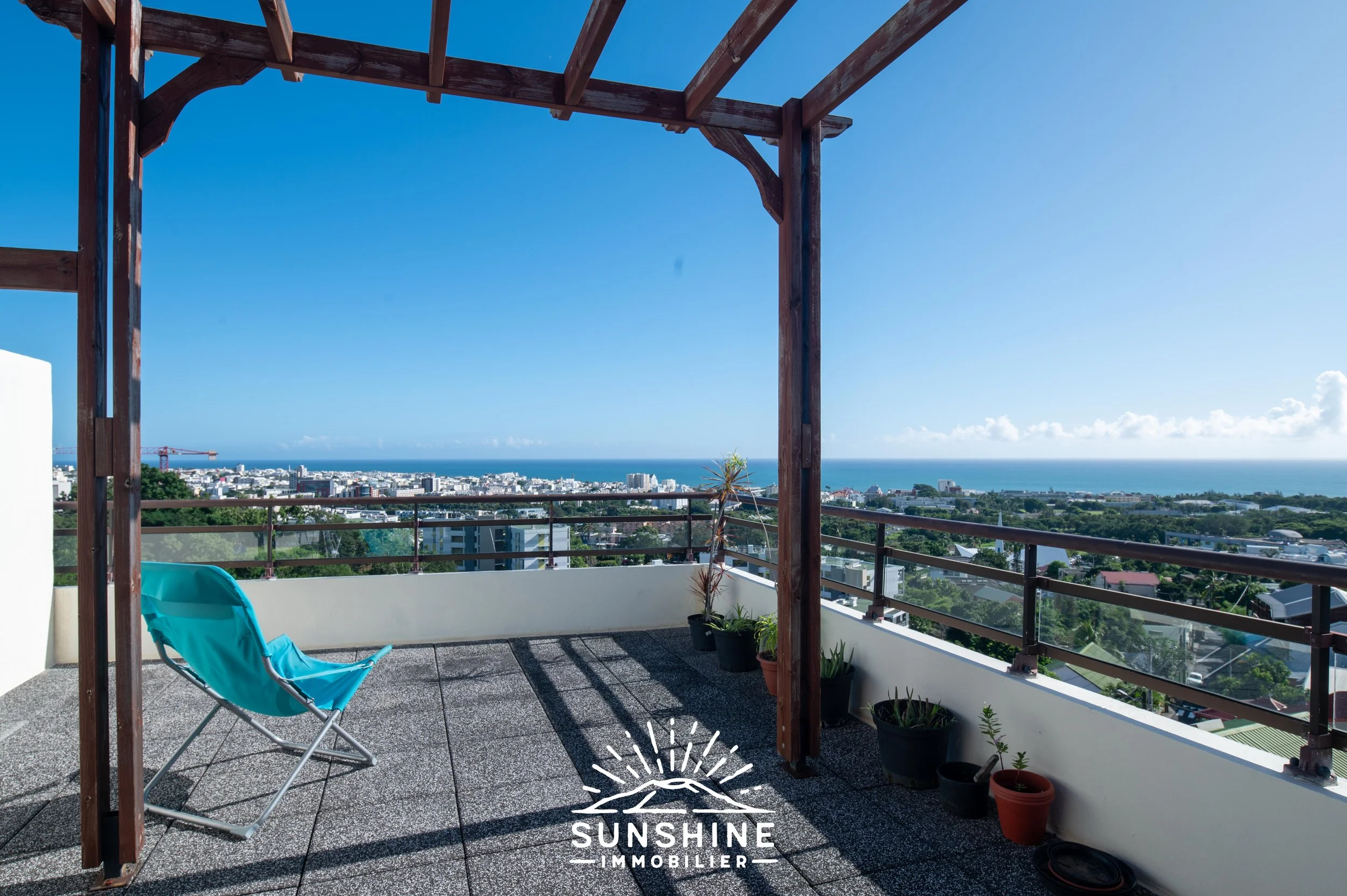 Appartement 2 pièces et grande terrasse Saint Denis | VENDU