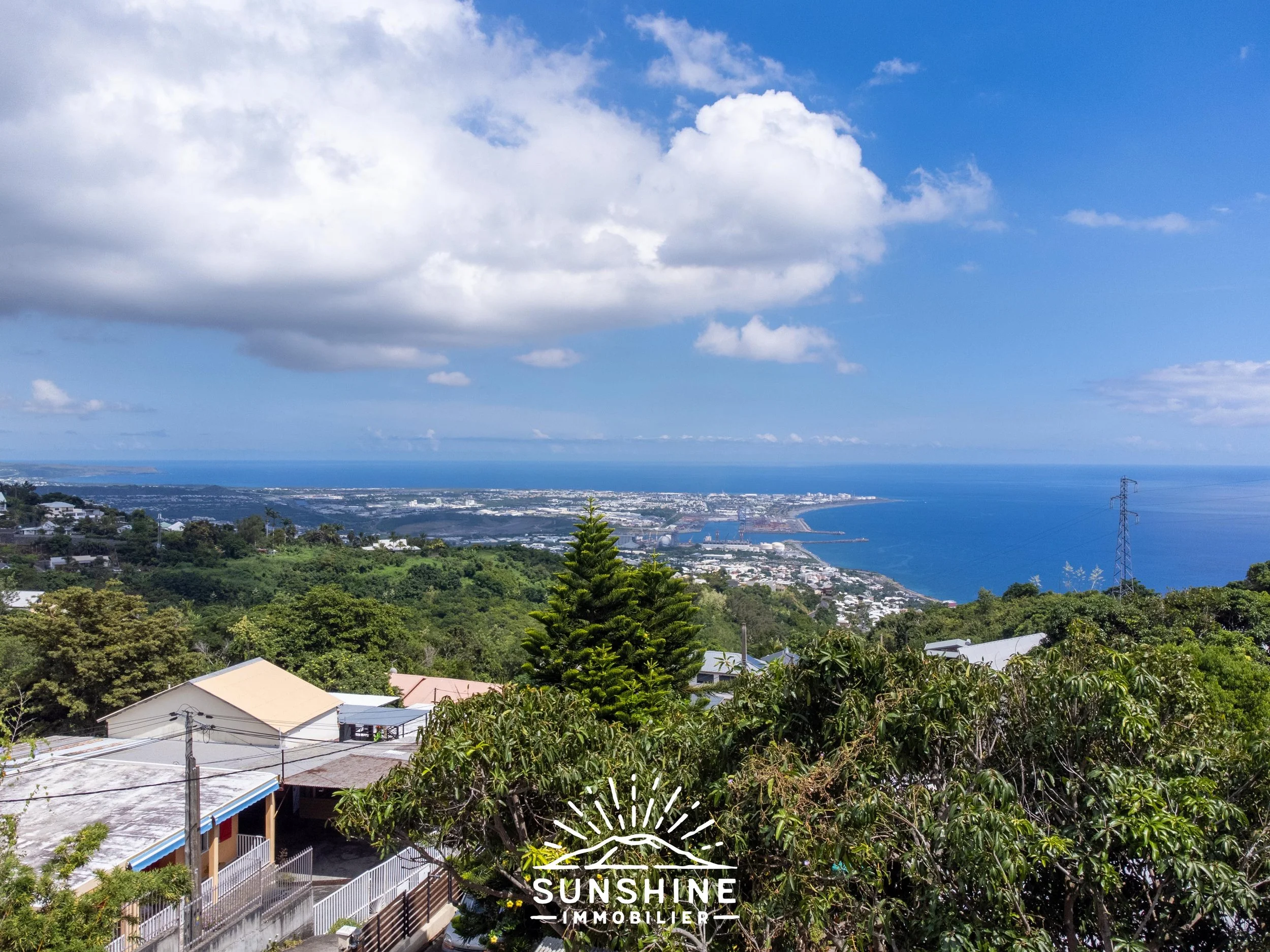 Terrain d’environ 750 m2 la Possession avec vue mer | EN ARCHIVE