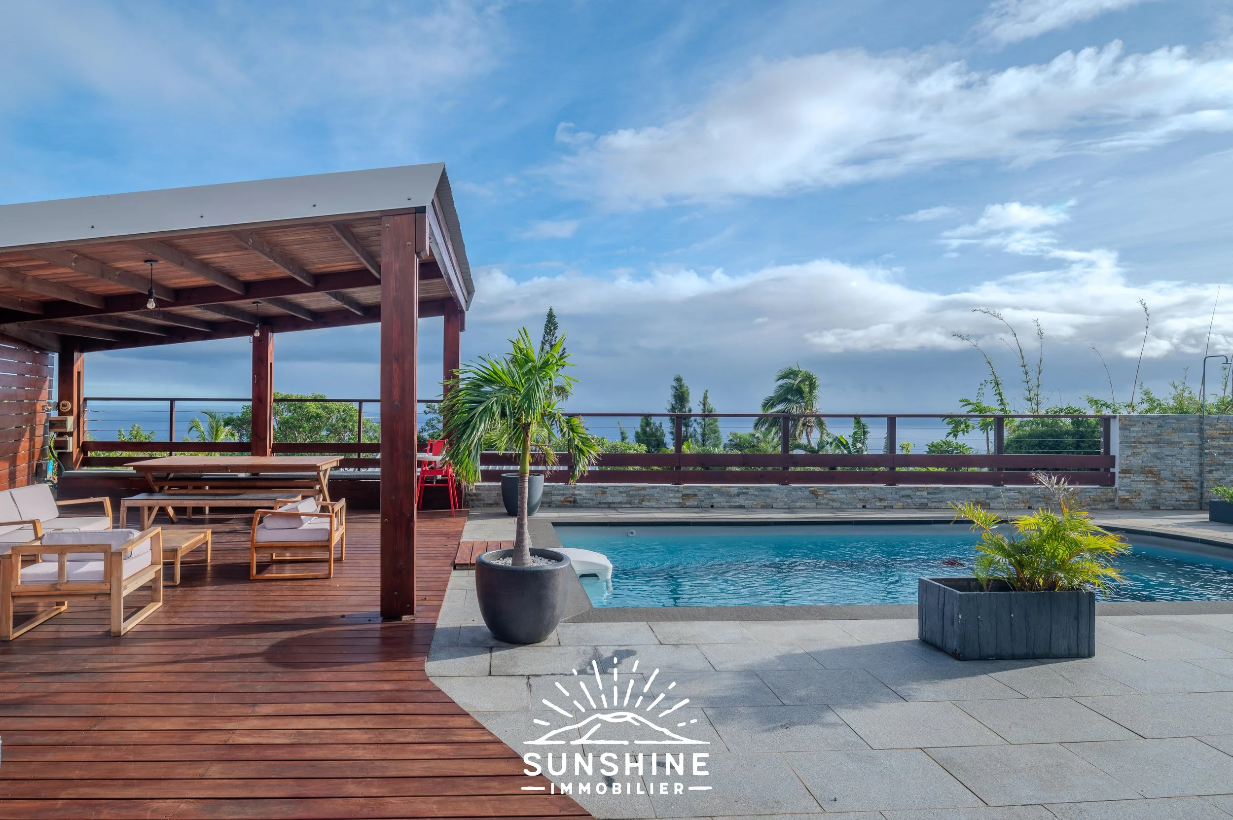 Villa familiale La Montagne vue mer et piscine | VENDUE