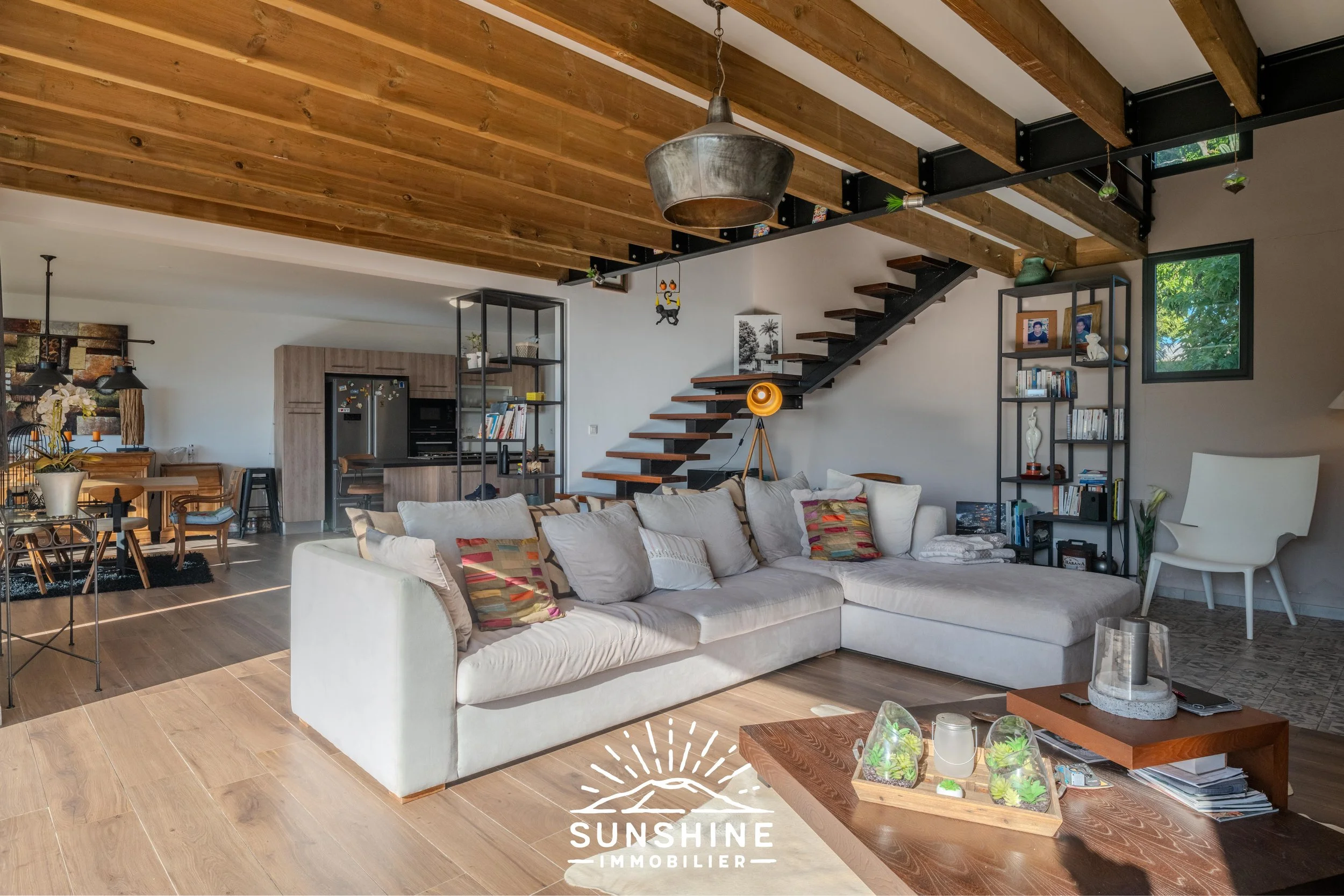 Villa récente au cœur du village avec terrasse, garage et vue mer La Montagne | 495 000 € FAI